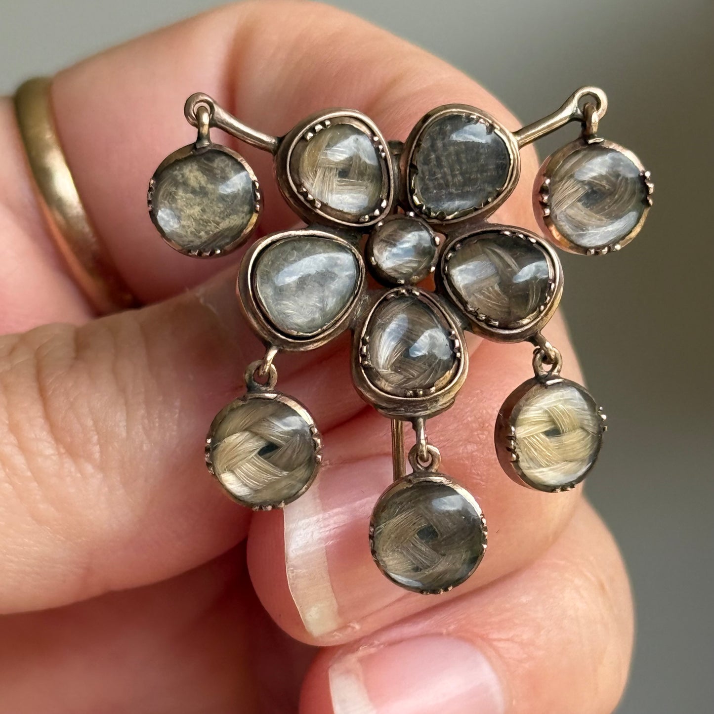 Georgian Sentimental Brooch in 9 Carat Gold; Circa 1830
