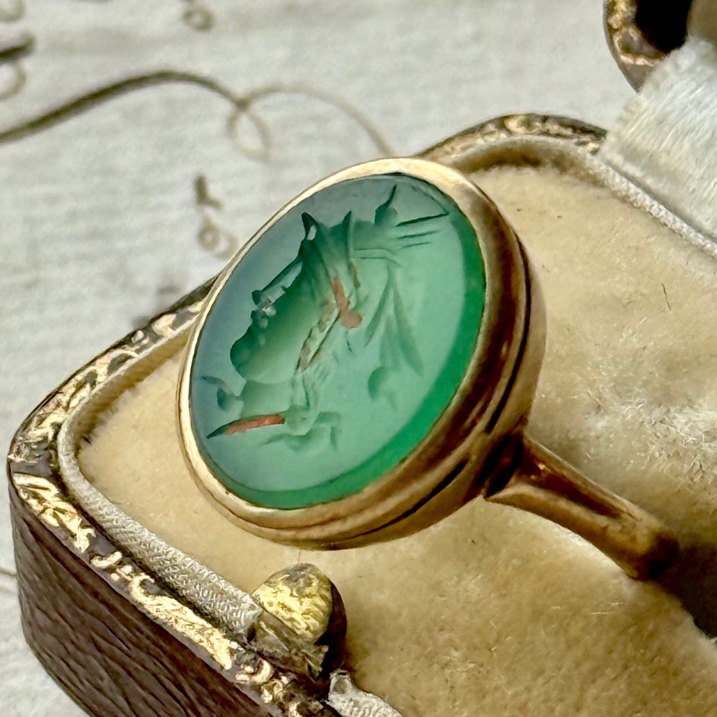 Vintage Agate Intaglio Ring in 9 Carat Gold; Circa 1940