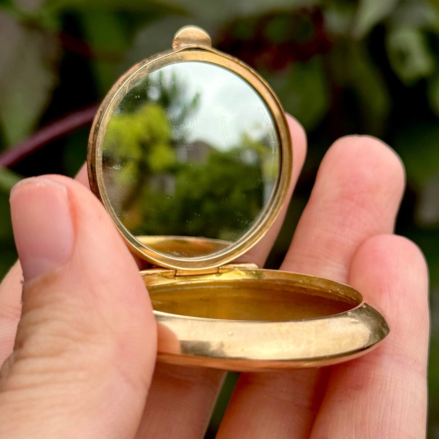 Antique Diamond & Enamel Initial M Compact in 9 Carat Gold; Circa 1911