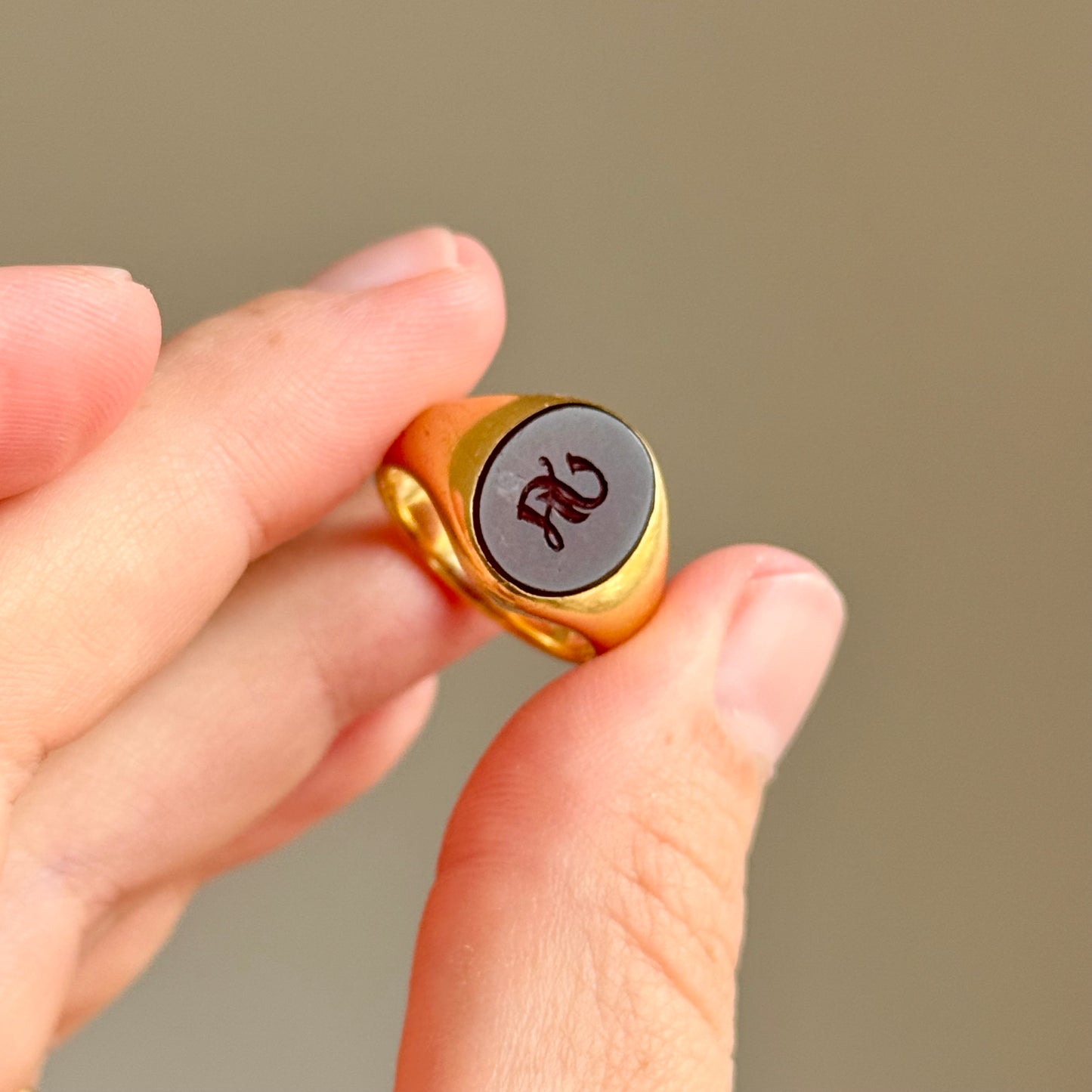 Vintage 'S' Carnelian Intaglio Signet Ring in 18 Carat Gold; Circa 1960