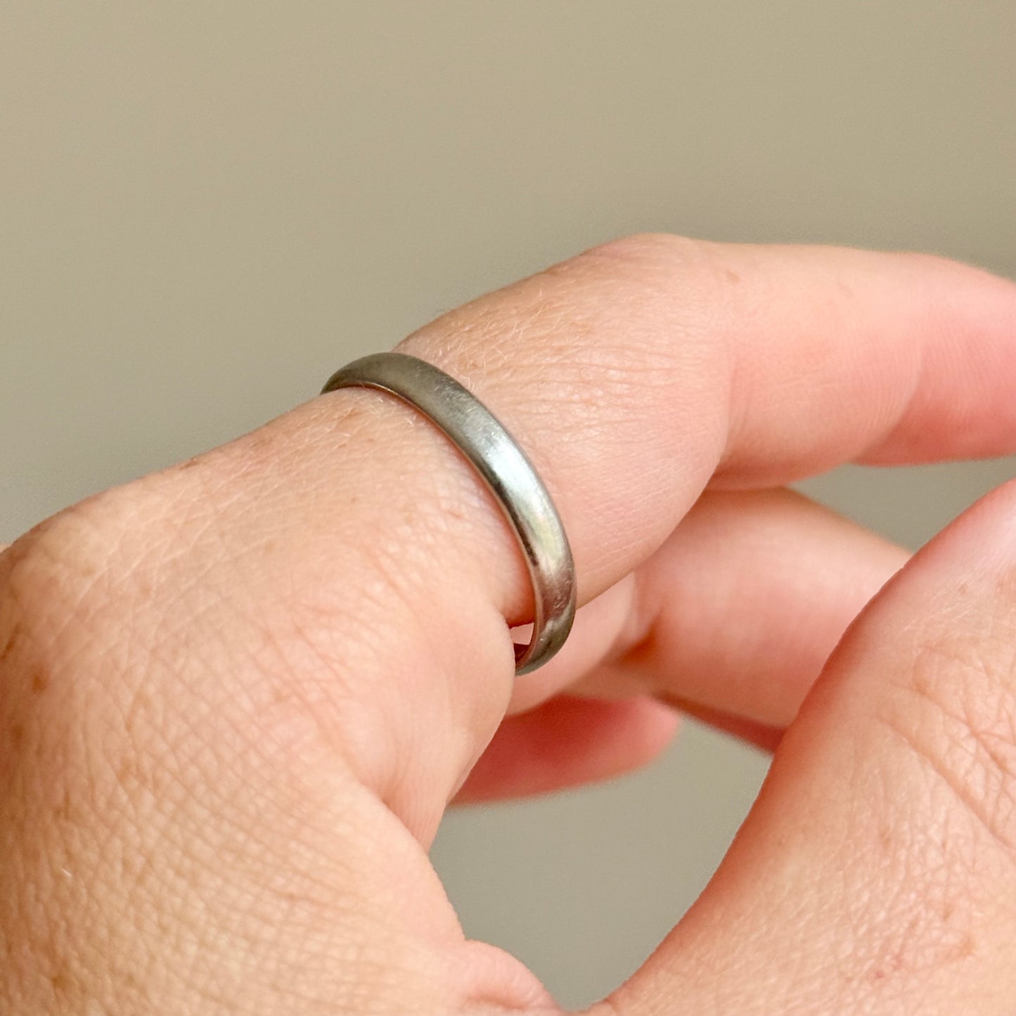 Antique Platinum 3mm Plain Band; Circa 1920
