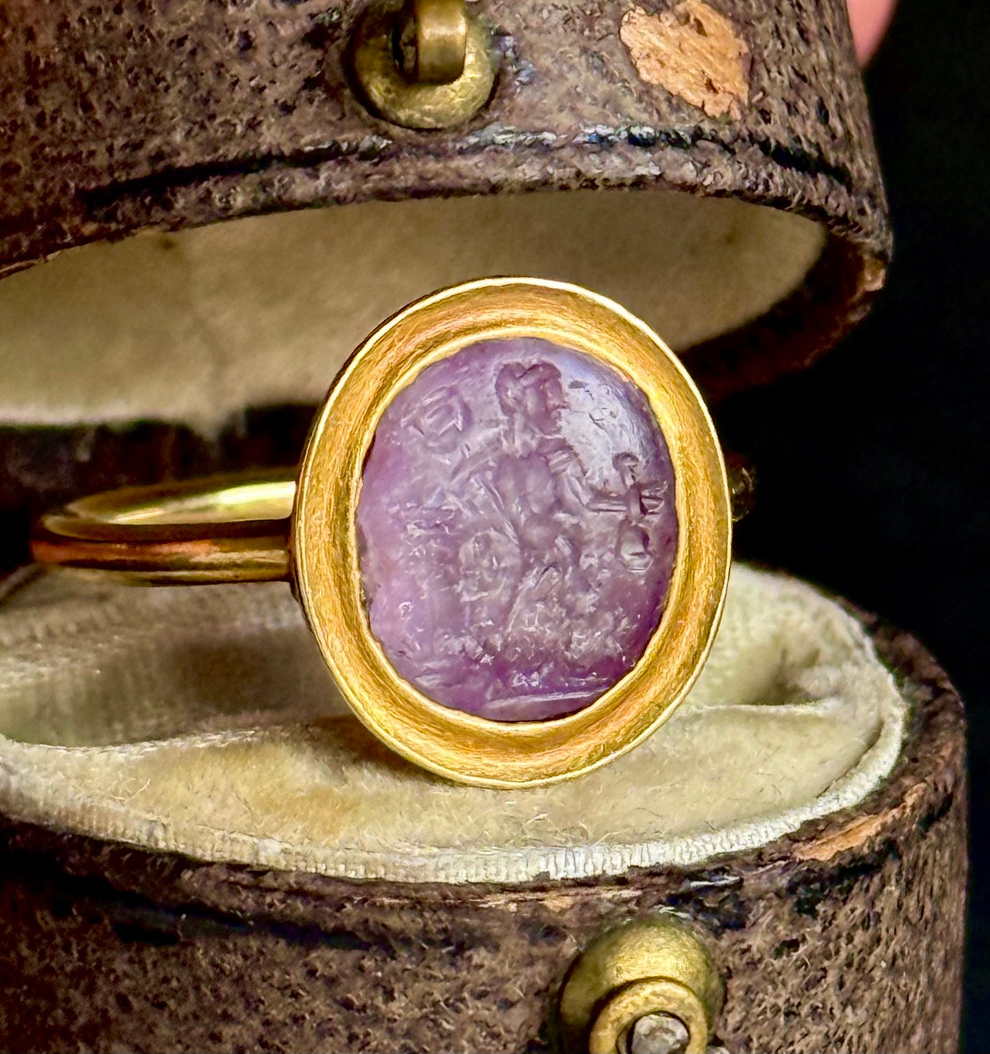 Roman Amethyst Intaglio Ring in 18 Carat Gold; Circa 1800