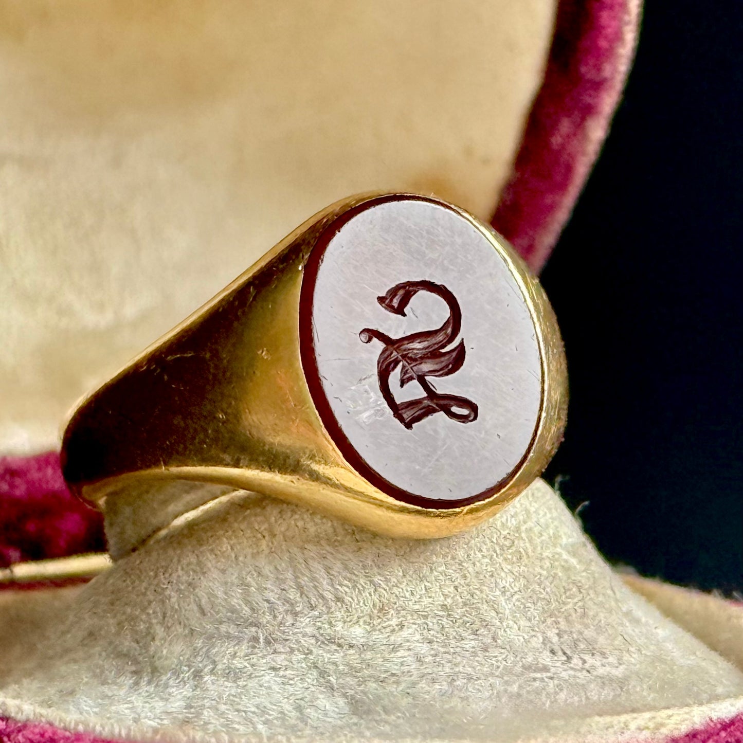 Vintage 'S' Carnelian Intaglio Signet Ring in 18 Carat Gold; Circa 1960