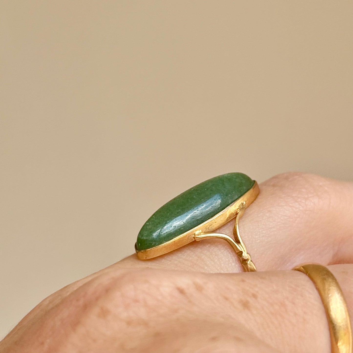 Antique Aventurine Ring in 9 Carat Gold; Circa 1910