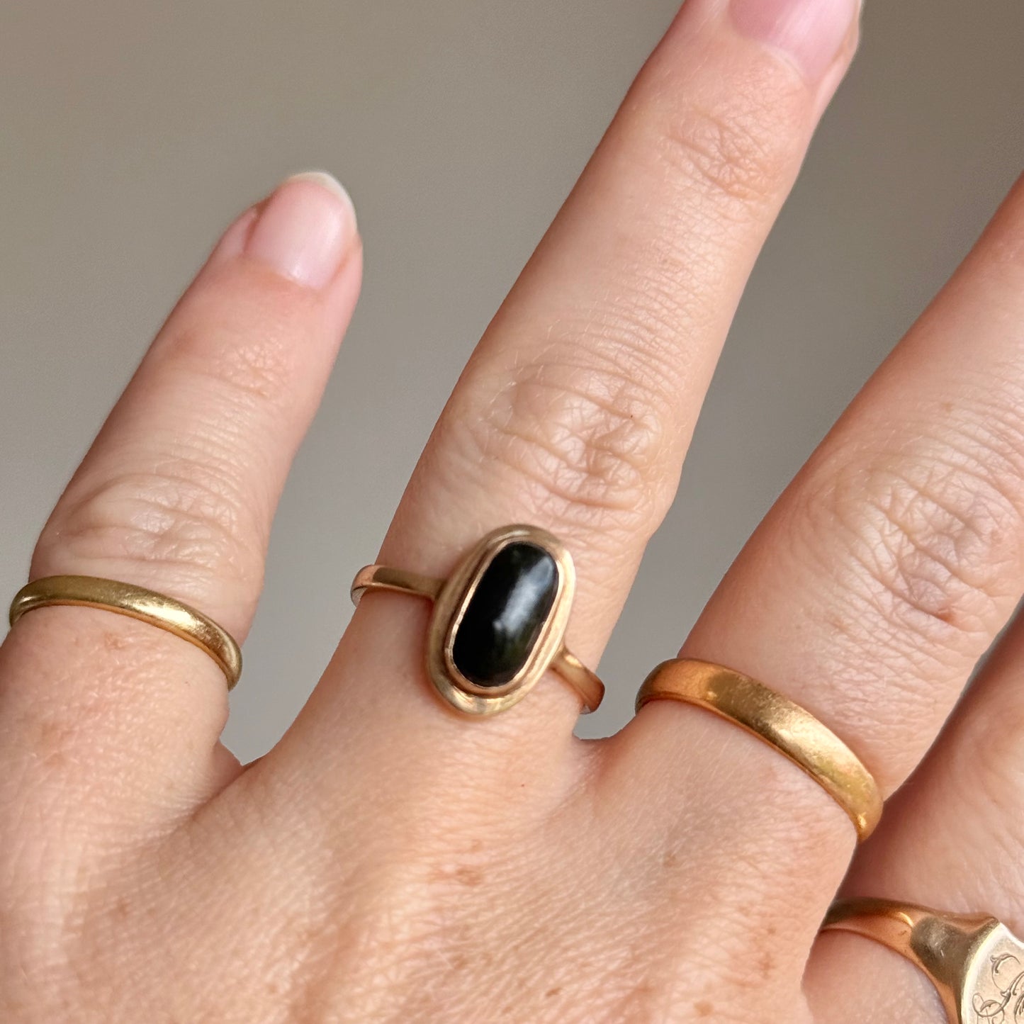 Vintage Irish Connemara marble Ring in 9 Carat Gold; Circa 1969