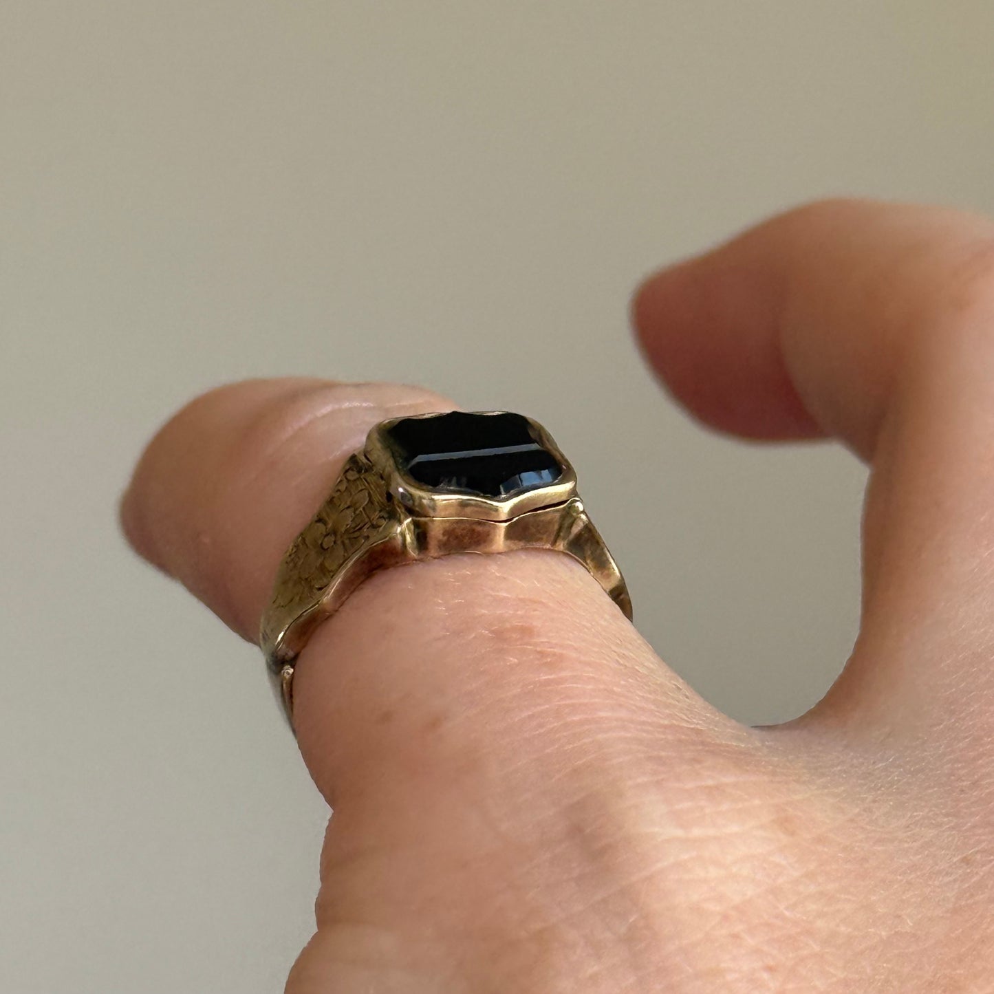 Victorian Mourning Locket Signet Ring in 9 Carat Gold; Circa 1860