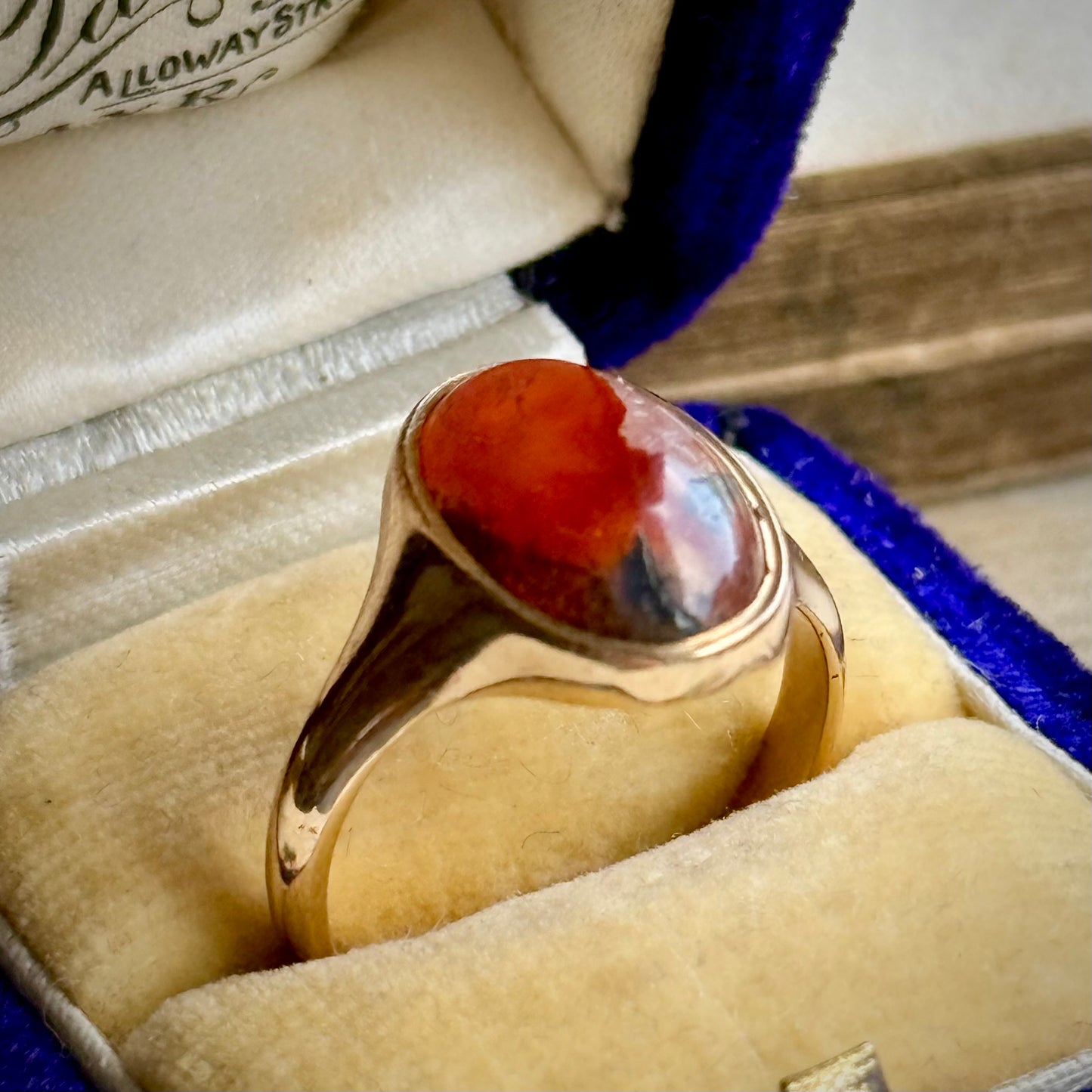 Vintage Agate Signet Ring in 9 Carat Gold; Circa 1937