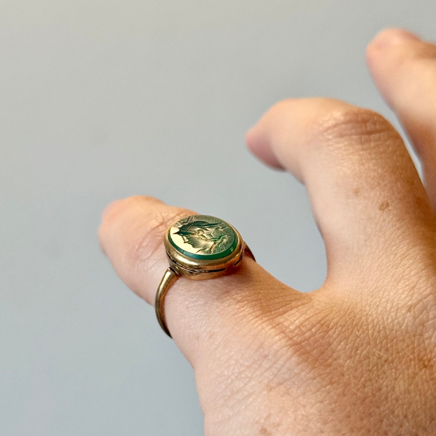 Vintage Agate Intaglio Ring in 9 Carat Gold; Circa 1940