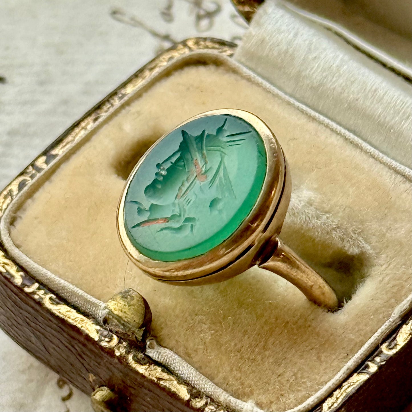 Vintage Agate Intaglio Ring in 9 Carat Gold; Circa 1940