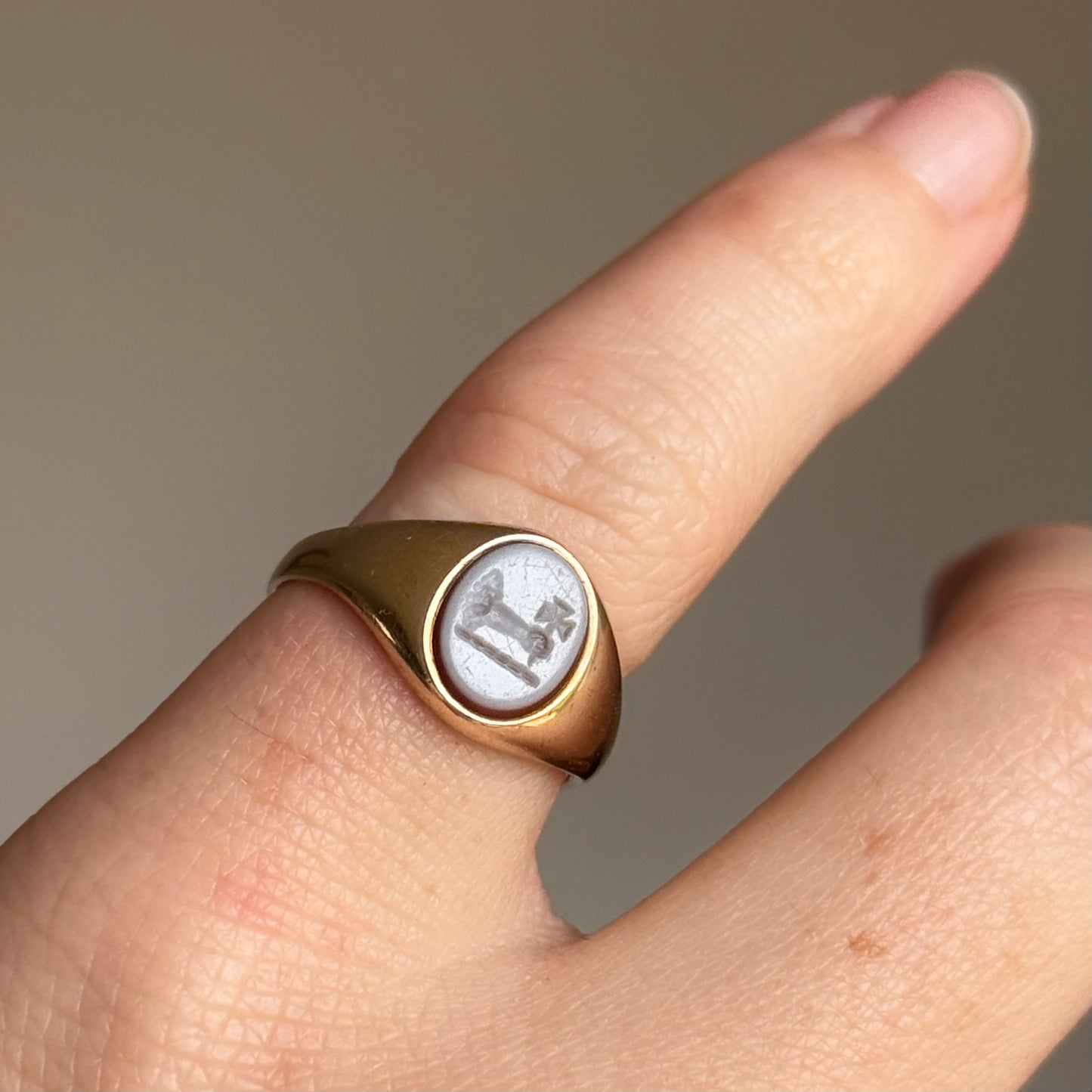 Vintage Signet Ring in 9 carat Gold; Circa 1956