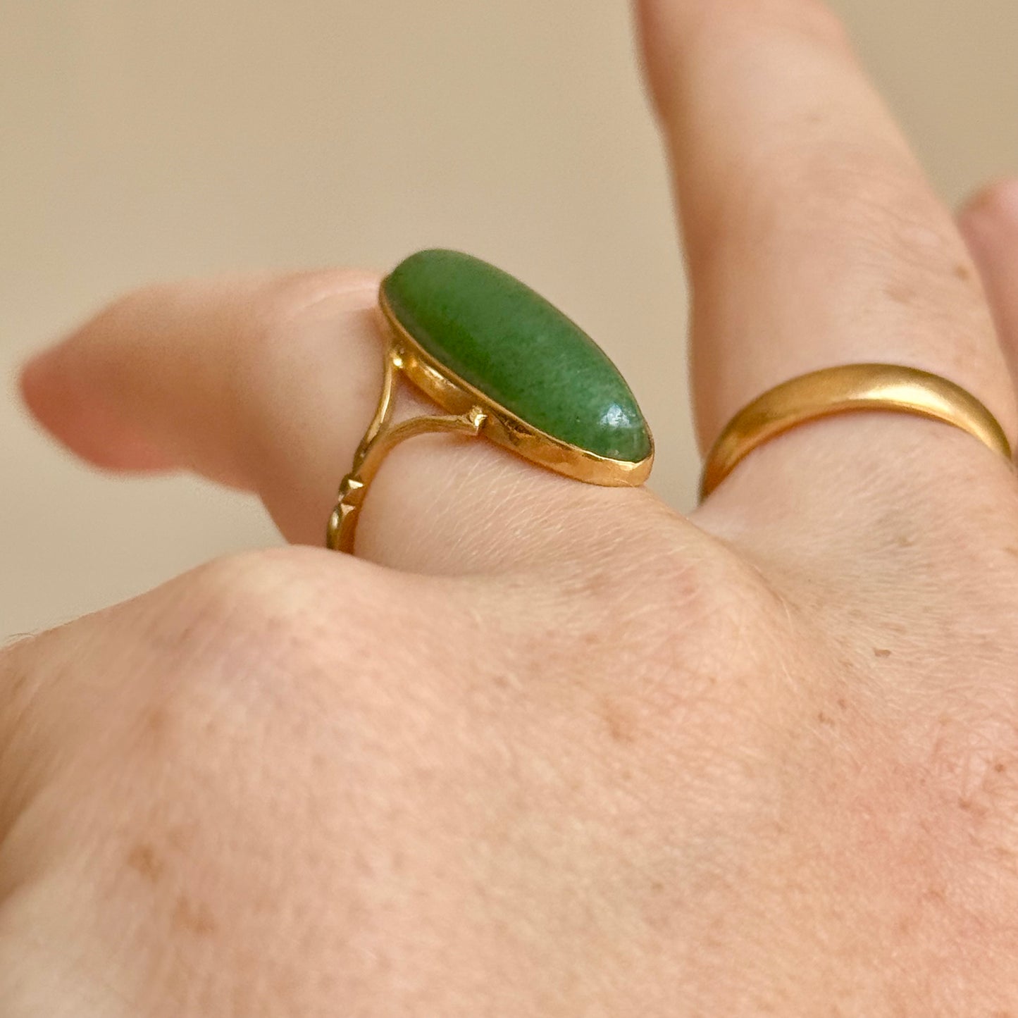 Antique Aventurine Ring in 9 Carat Gold; Circa 1910