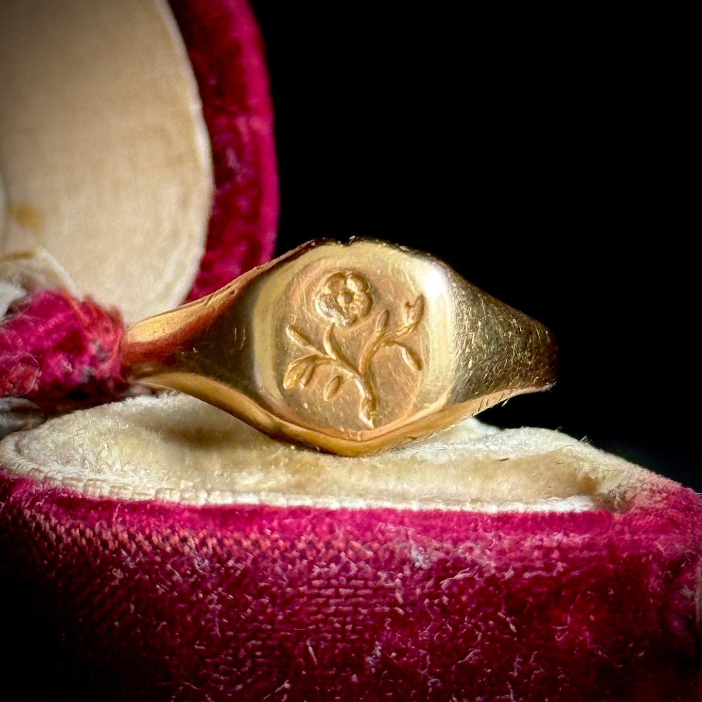 Antique Rose Signet Ring in 18 Carat Gold; Circa 1924