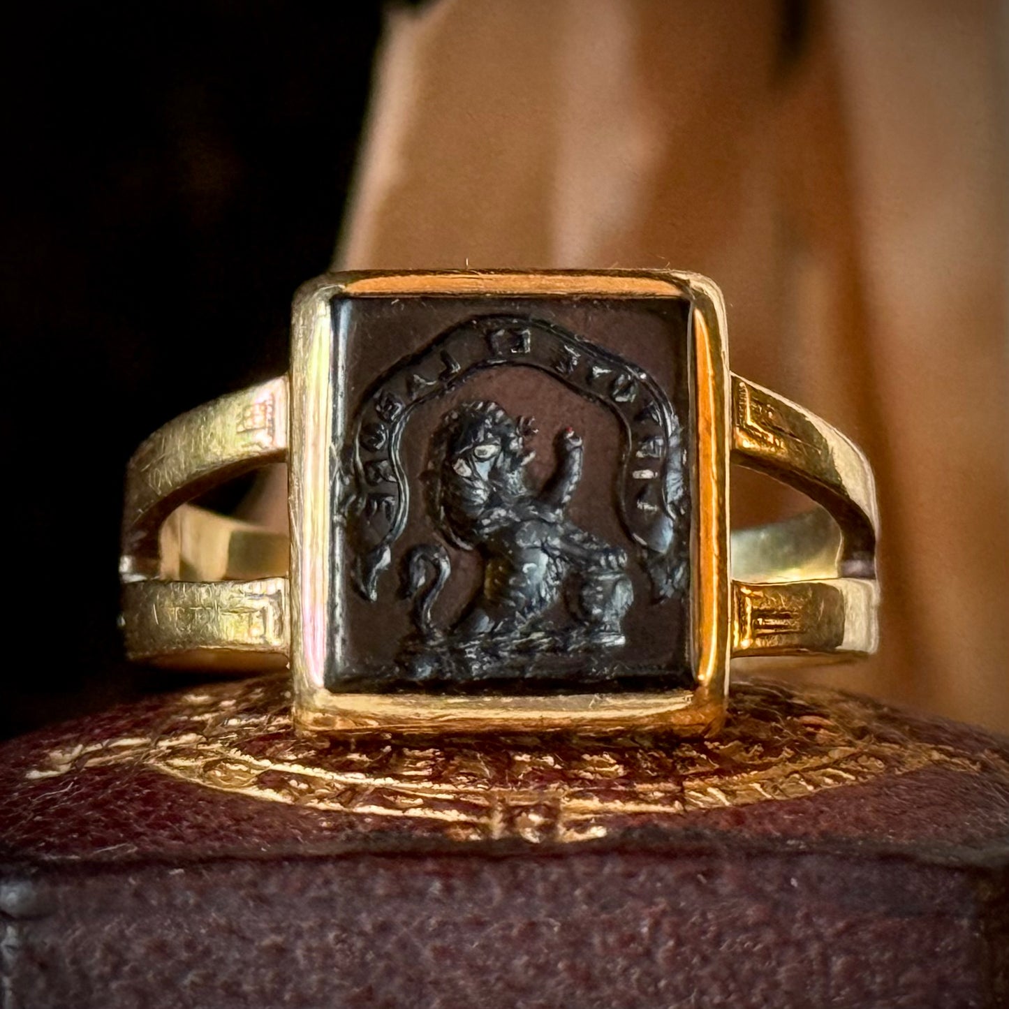 Antique Victorian Intaglio Signet Ring in 18 Carat Gold