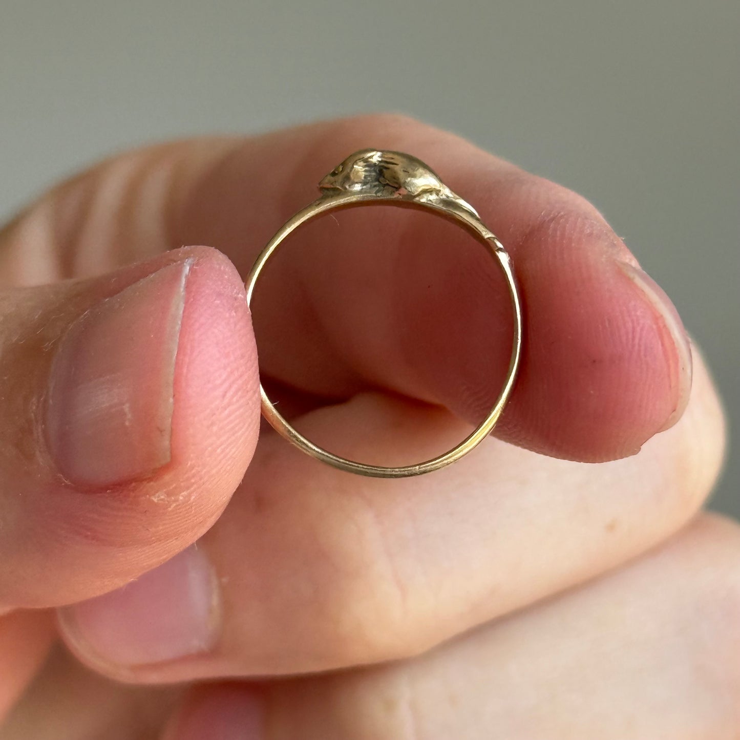 Vintage charming Mouse Ring in 9 Carat gold; Circa 1980