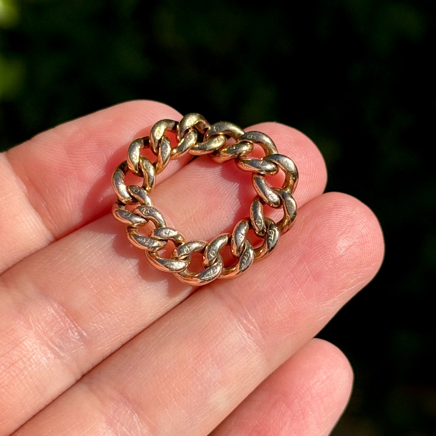 Antique Chunky Chain Curb Chain Ring in 9 Carat Gold