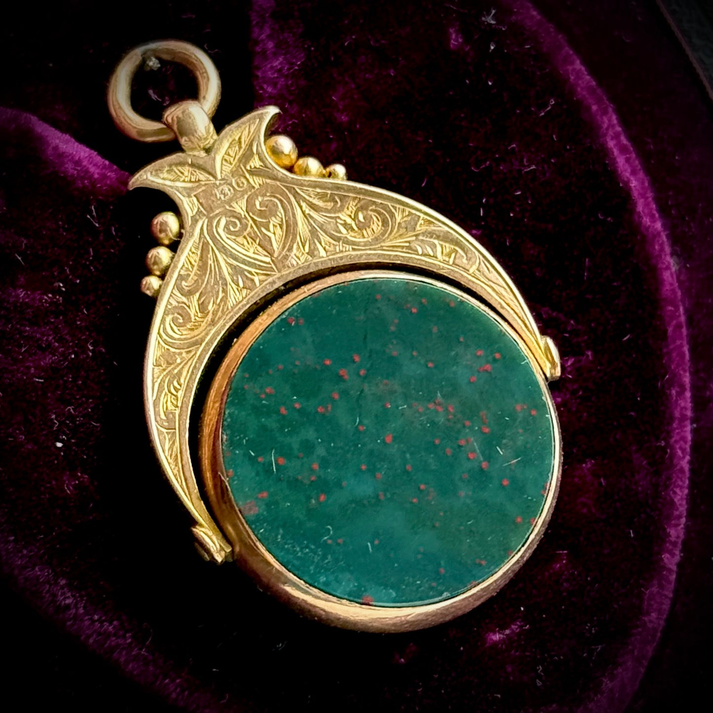 Victorian Agate Spinner Fob in 9 Carat Gold; Circa 1880