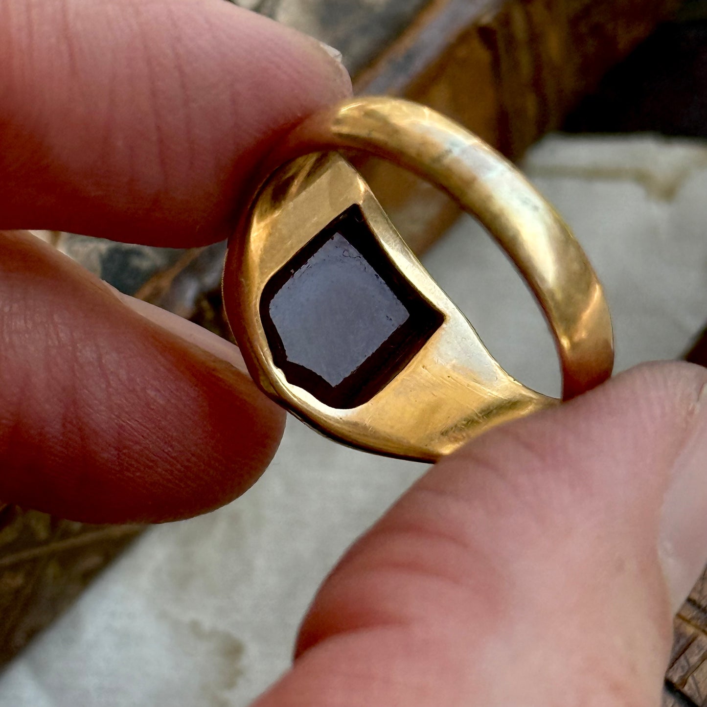 Antique Victorian Intaglio Signet Ring in 18 Carat Gold