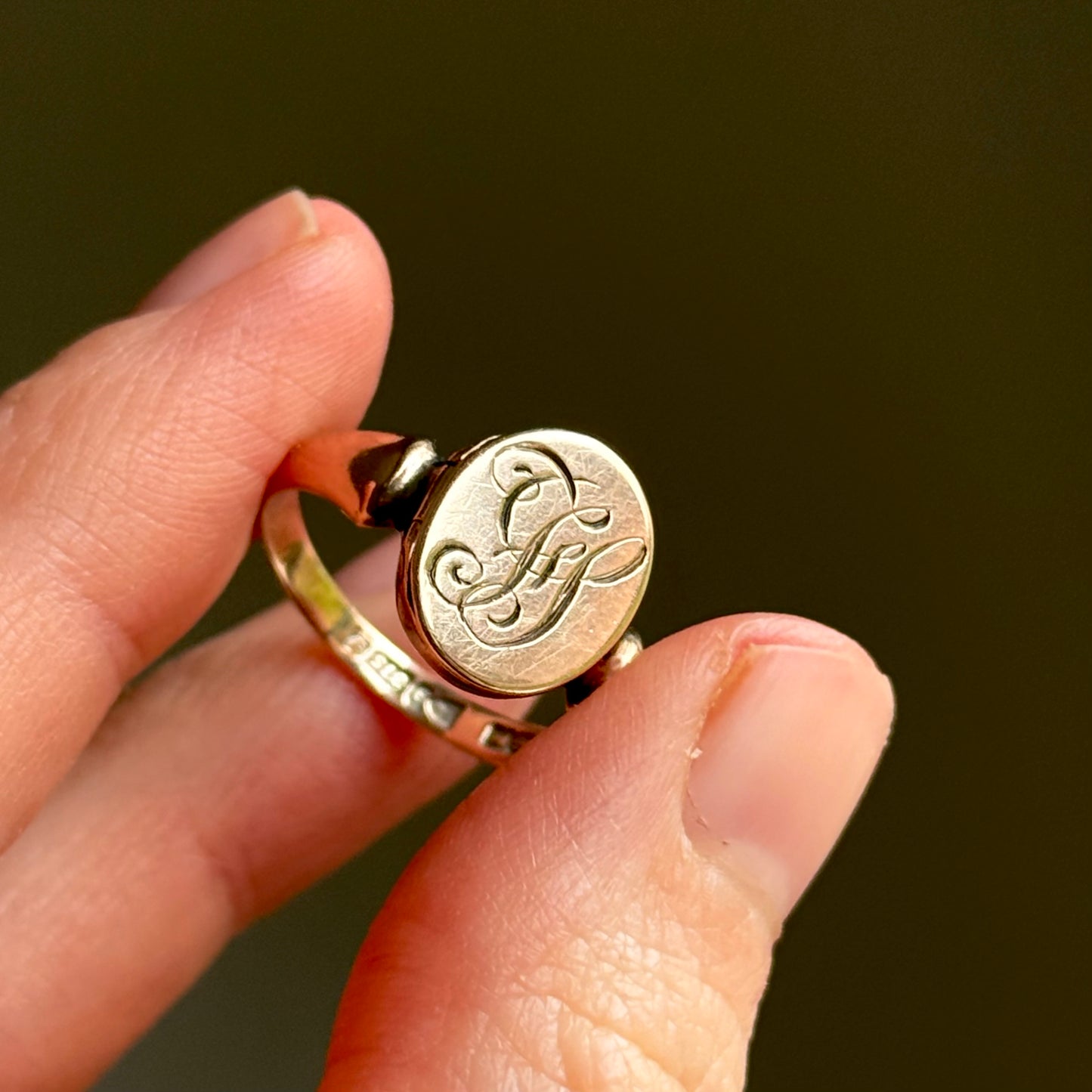 Antique Locket Signet Ring in 9 Carat Gold; Circa 1916