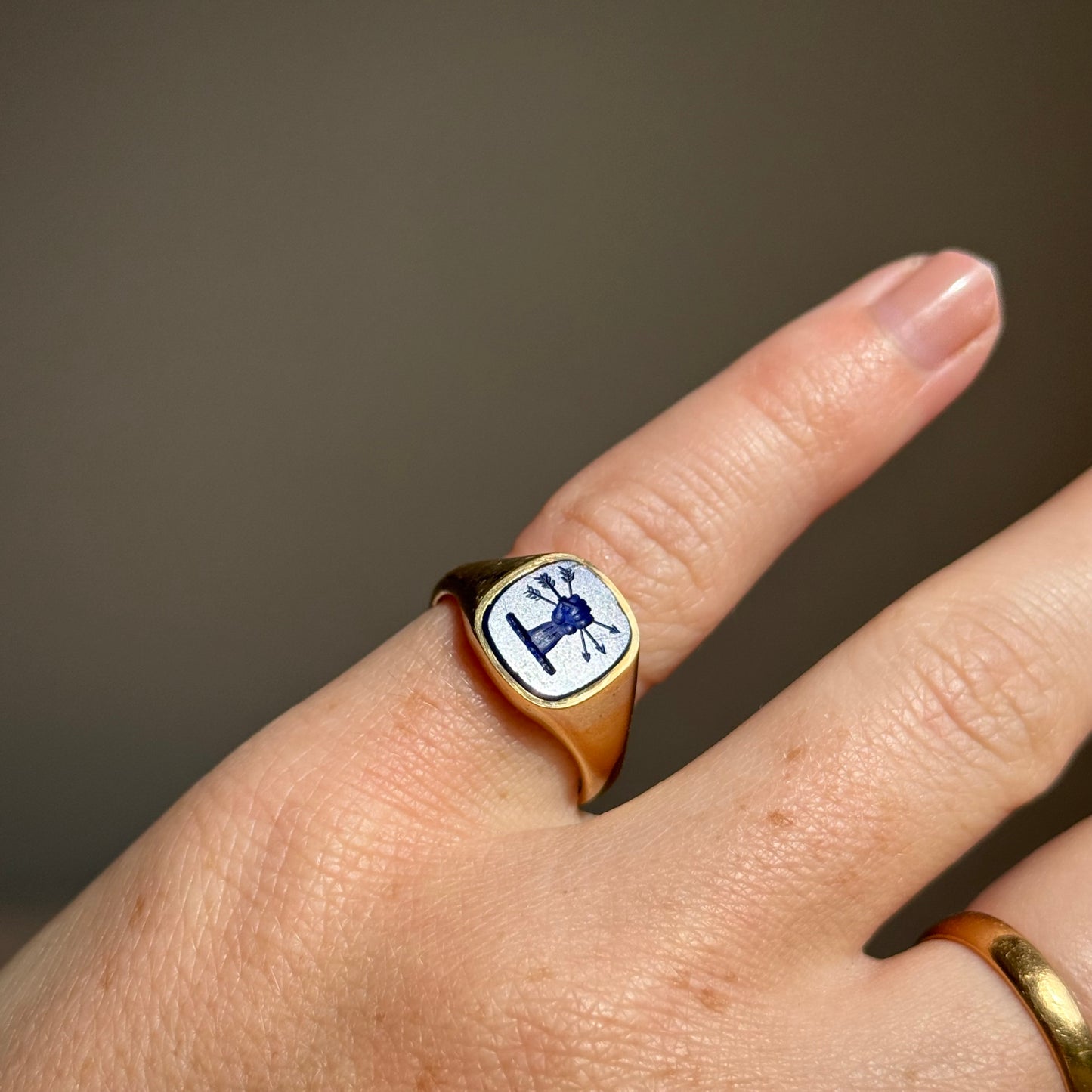 Lapid Lazuli Signet Ring in 18 Carat Gold; Circa 1936