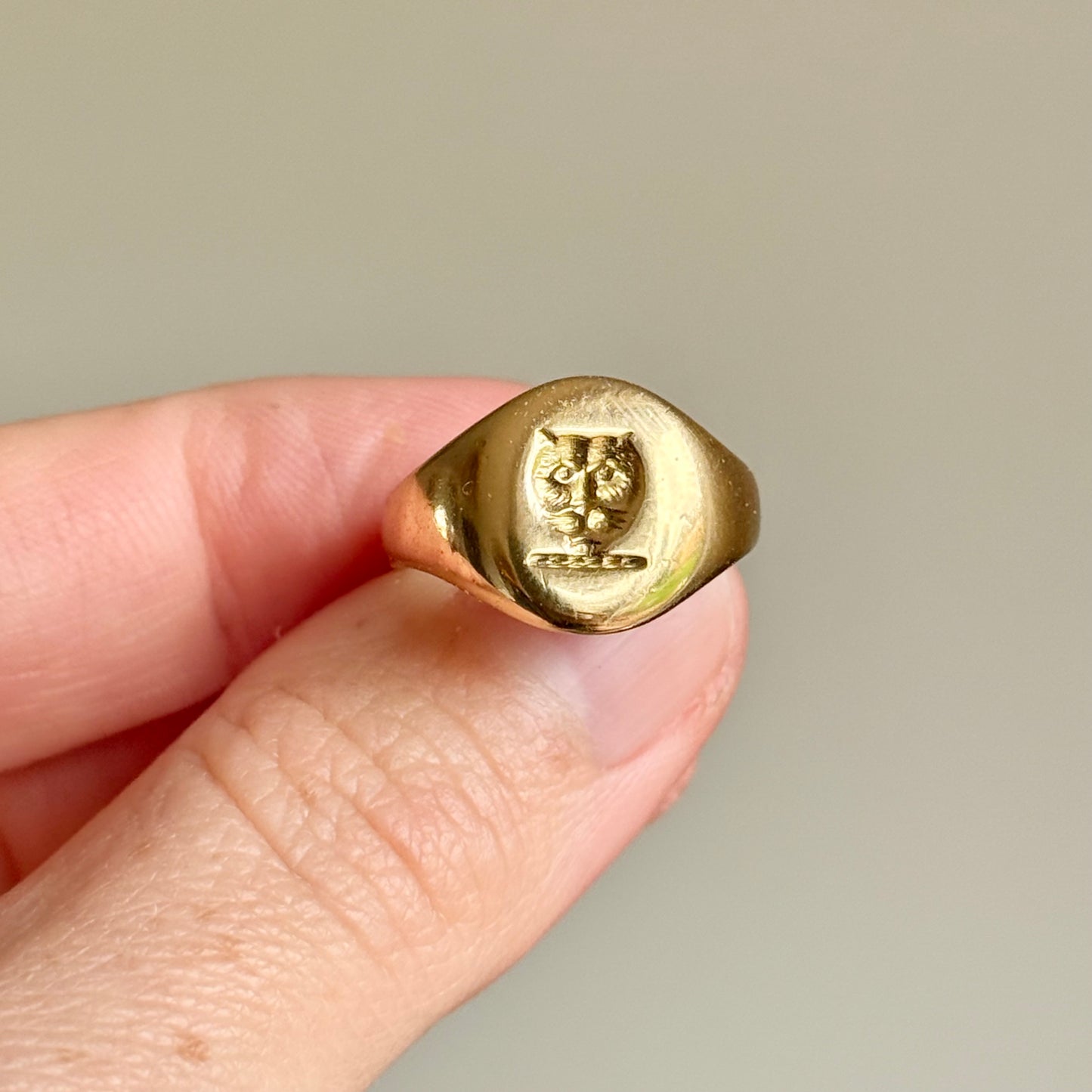 Antique Leopard Signet Ring in 18 Carat Gold