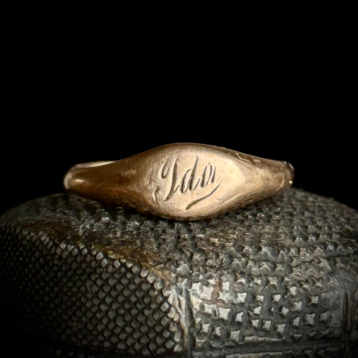 Antique 'Ida' Signet Ring in 9 Carat Gold; Circa 1921