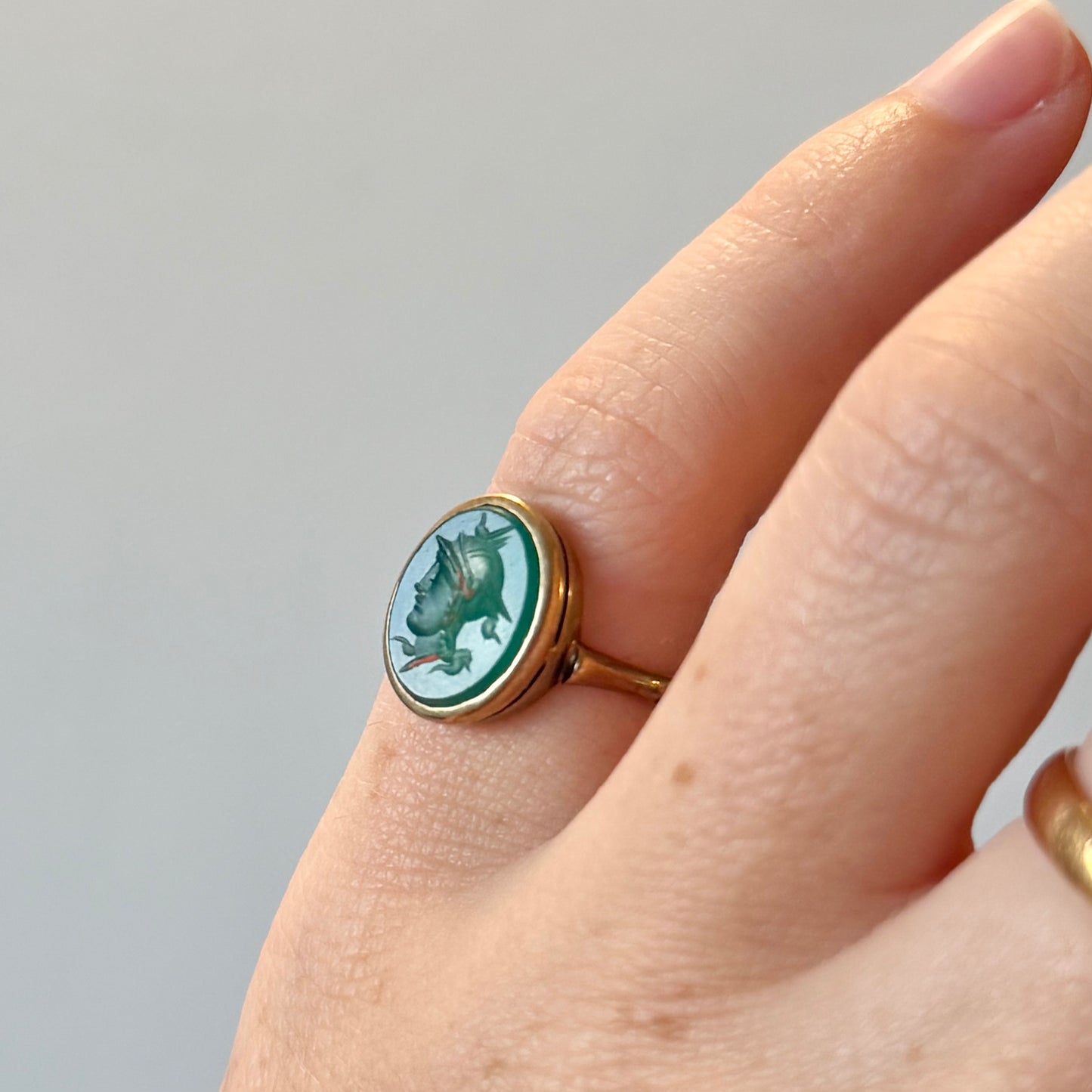 Vintage Agate Intaglio Ring in 9 Carat Gold; Circa 1940