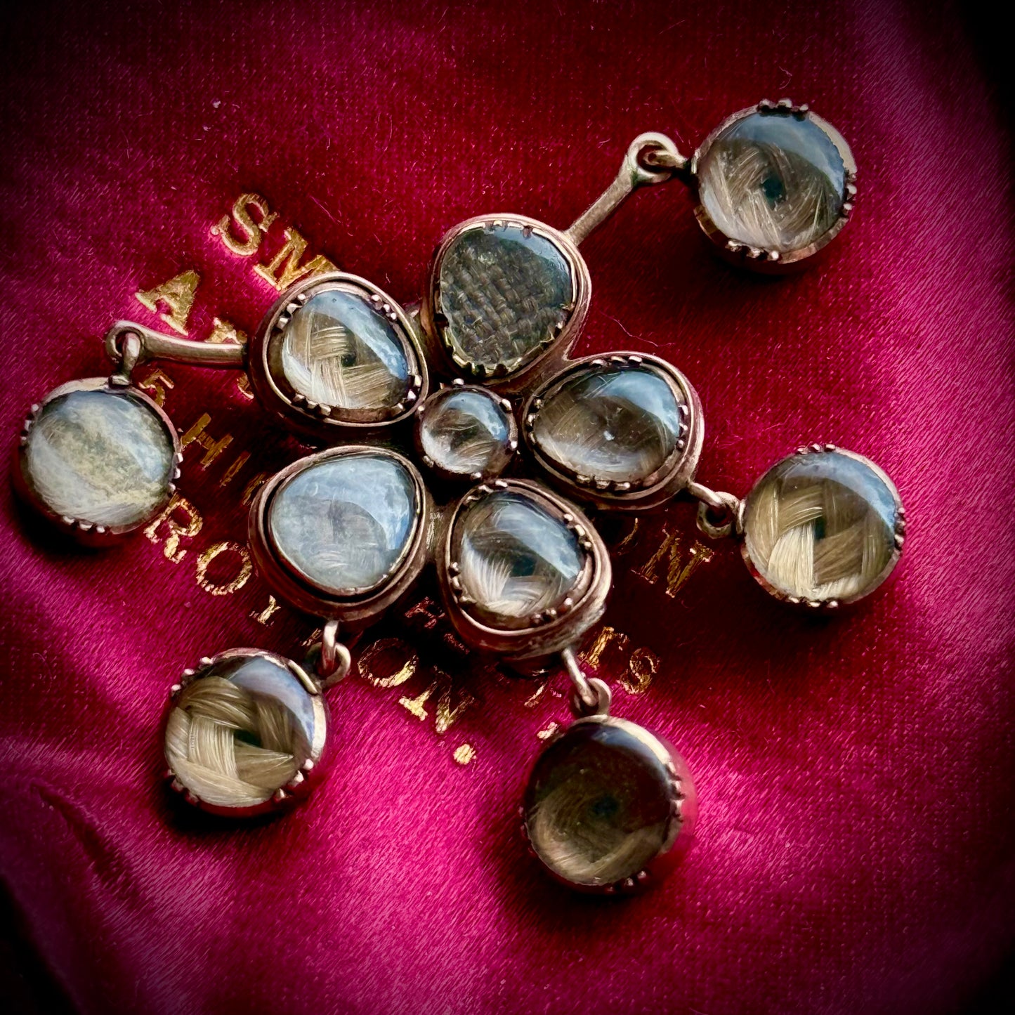Georgian Sentimental Brooch in 9 Carat Gold; Circa 1830
