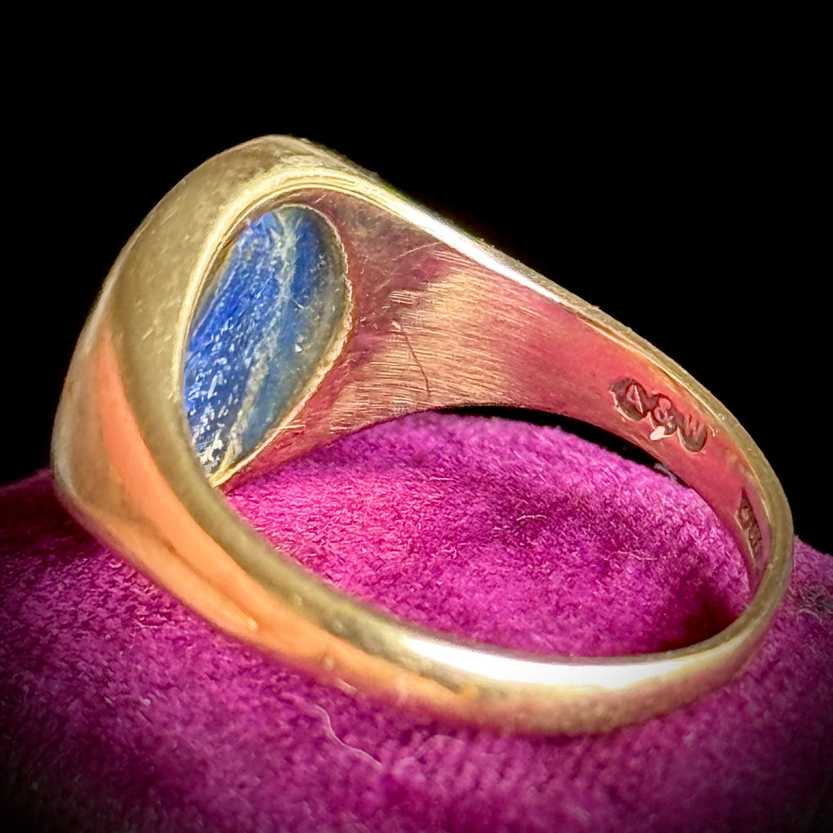 Vintage Lapis Lazuli Signet Ring 9 Carat gold; Circa 1990