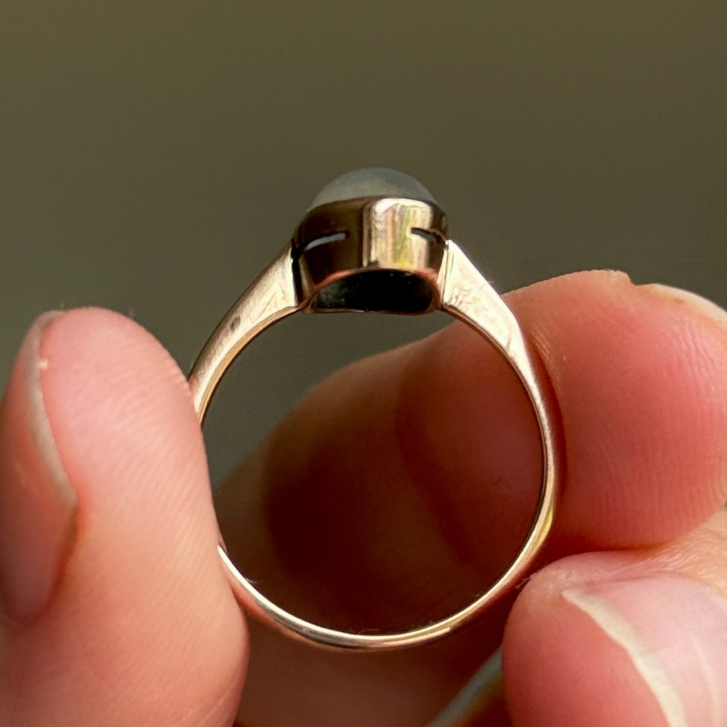 Edwardian Moonstone ring in 9 Carat Rose Gold; Circa 1880