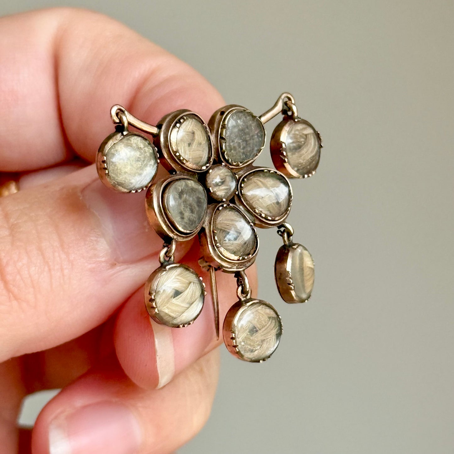 Georgian Sentimental Brooch in 9 Carat Gold; Circa 1830