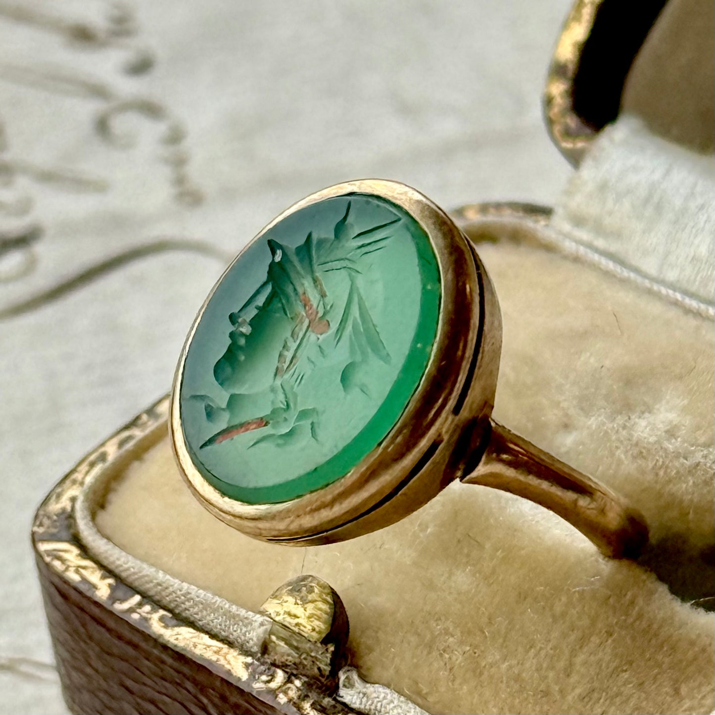 Vintage Agate Intaglio Ring in 9 Carat Gold; Circa 1940