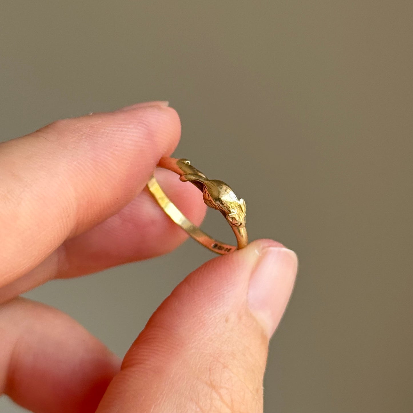 Vintage charming Mouse Ring in 9 Carat gold; Circa 1980