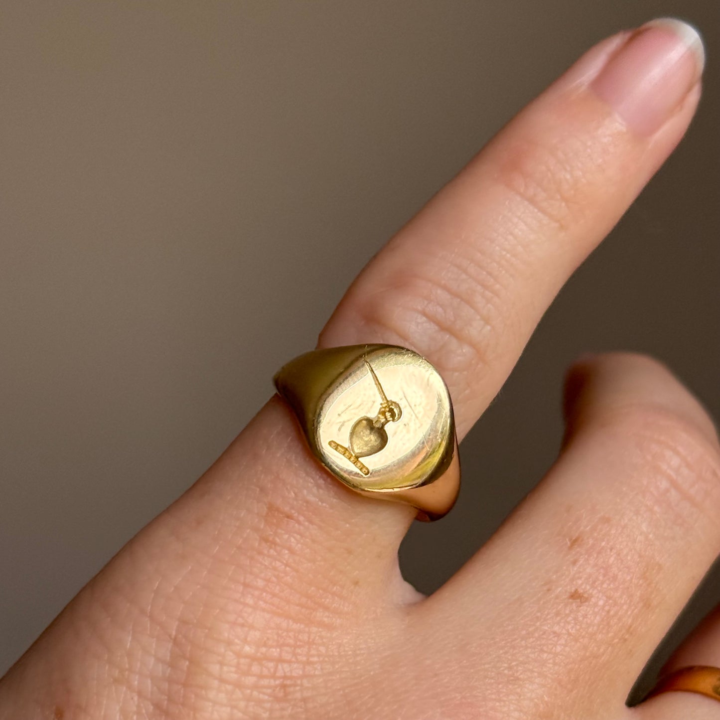 Vintage Heraldic Signet Ring in 18 Carat Gold; Circa 1960