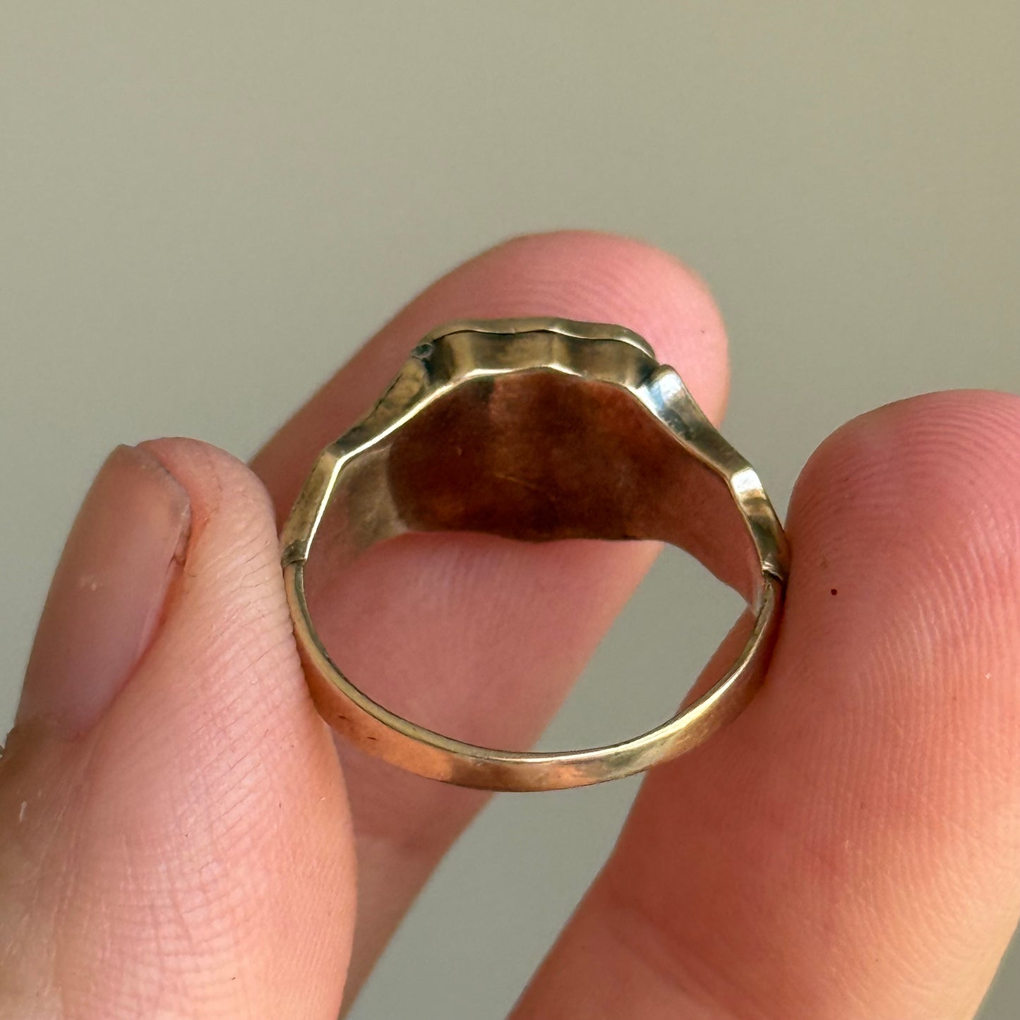 Victorian Mourning Locket Signet Ring in 9 Carat Gold; Circa 1860