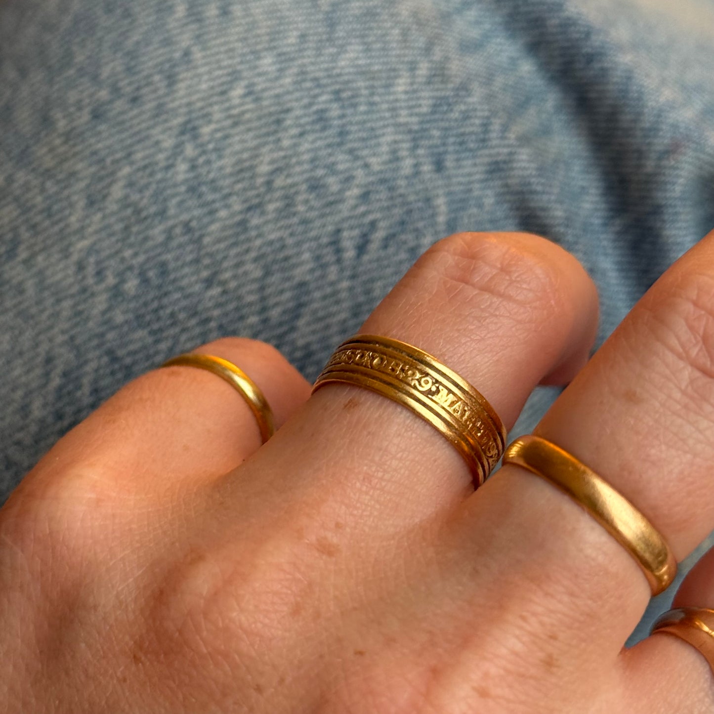 Georgian Mourning Ring in 22 Carat Gold; Circa 1791