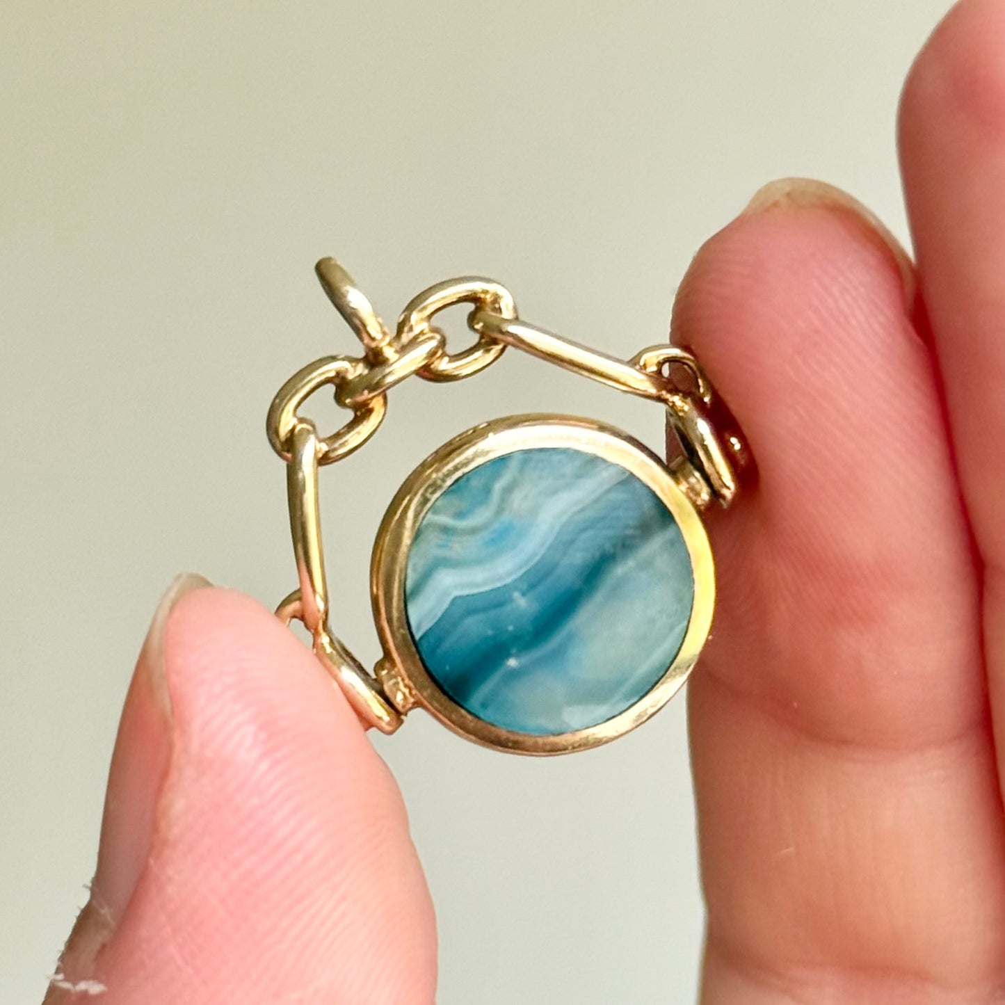 Vintage Agate Spinning Fob in 9 Carat Gold; Circa 1998