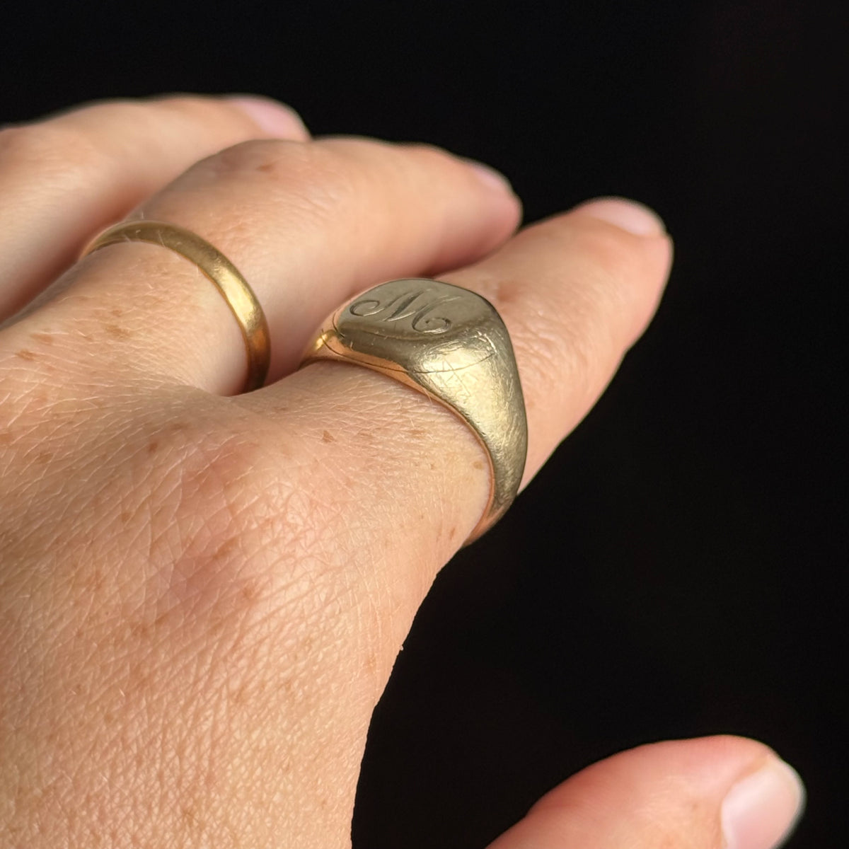 Vintage Hidden Compartment Signet Ring 9 Carat gold; Circa 1941