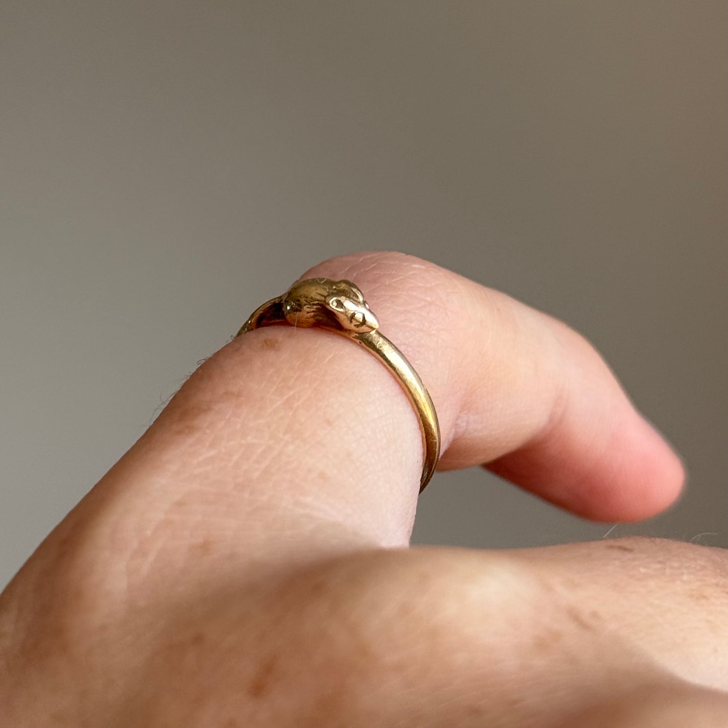 Vintage charming Mouse Ring in 9 Carat gold; Circa 1980