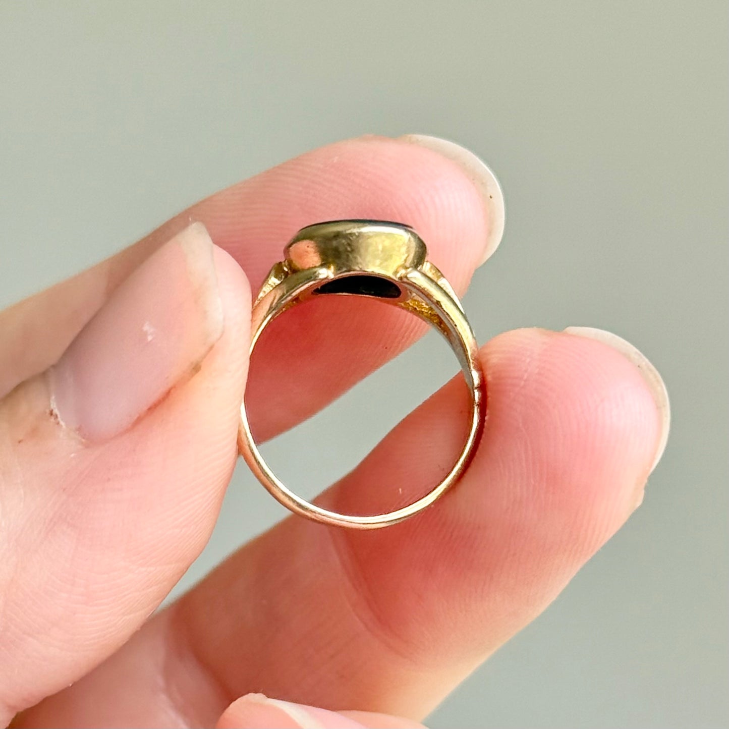 Antique Bloodstone Signet Ring in 9 Carat Gold; Circa 1910