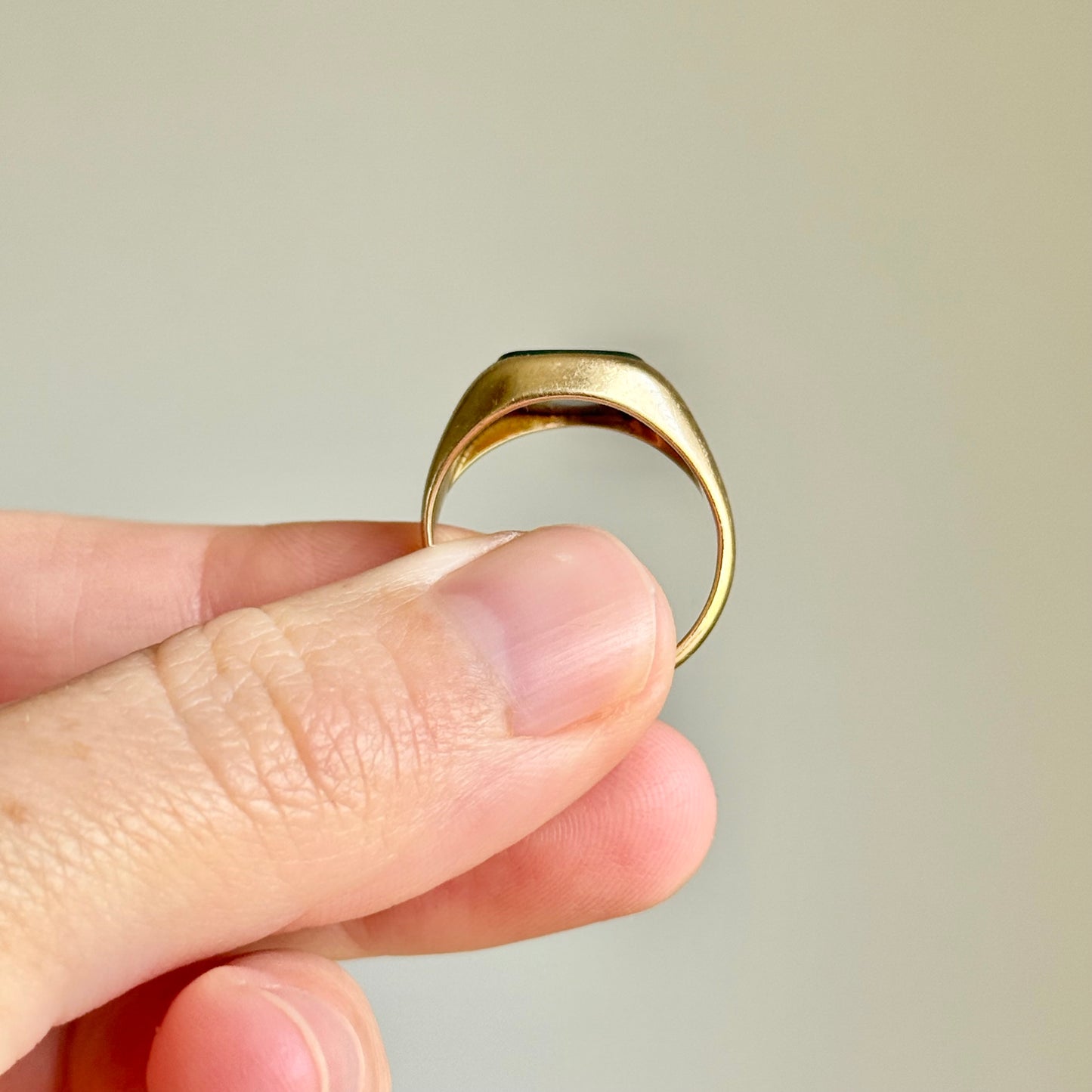 Vintage Swan & Ring Signet Ring in 9 Carat Gold, Circa 1971