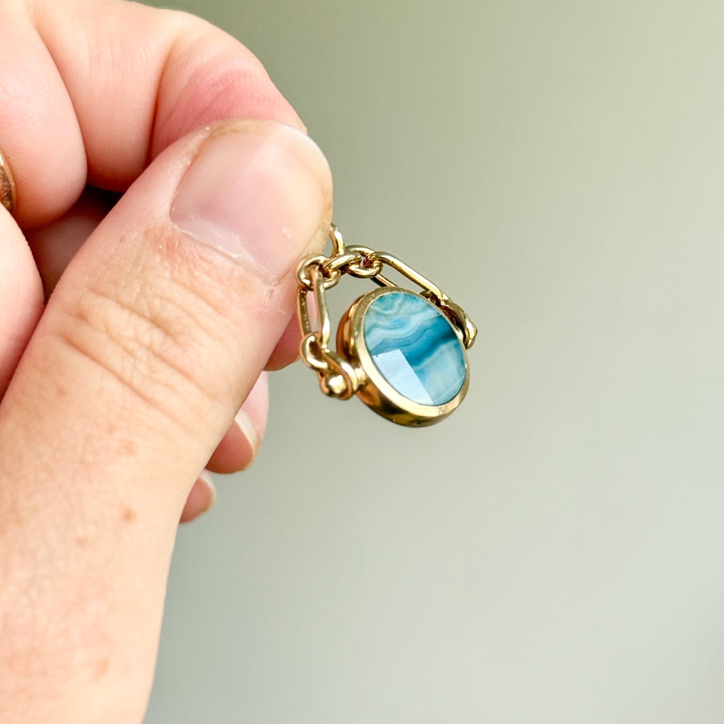 Vintage Agate Spinning Fob in 9 Carat Gold; Circa 1998