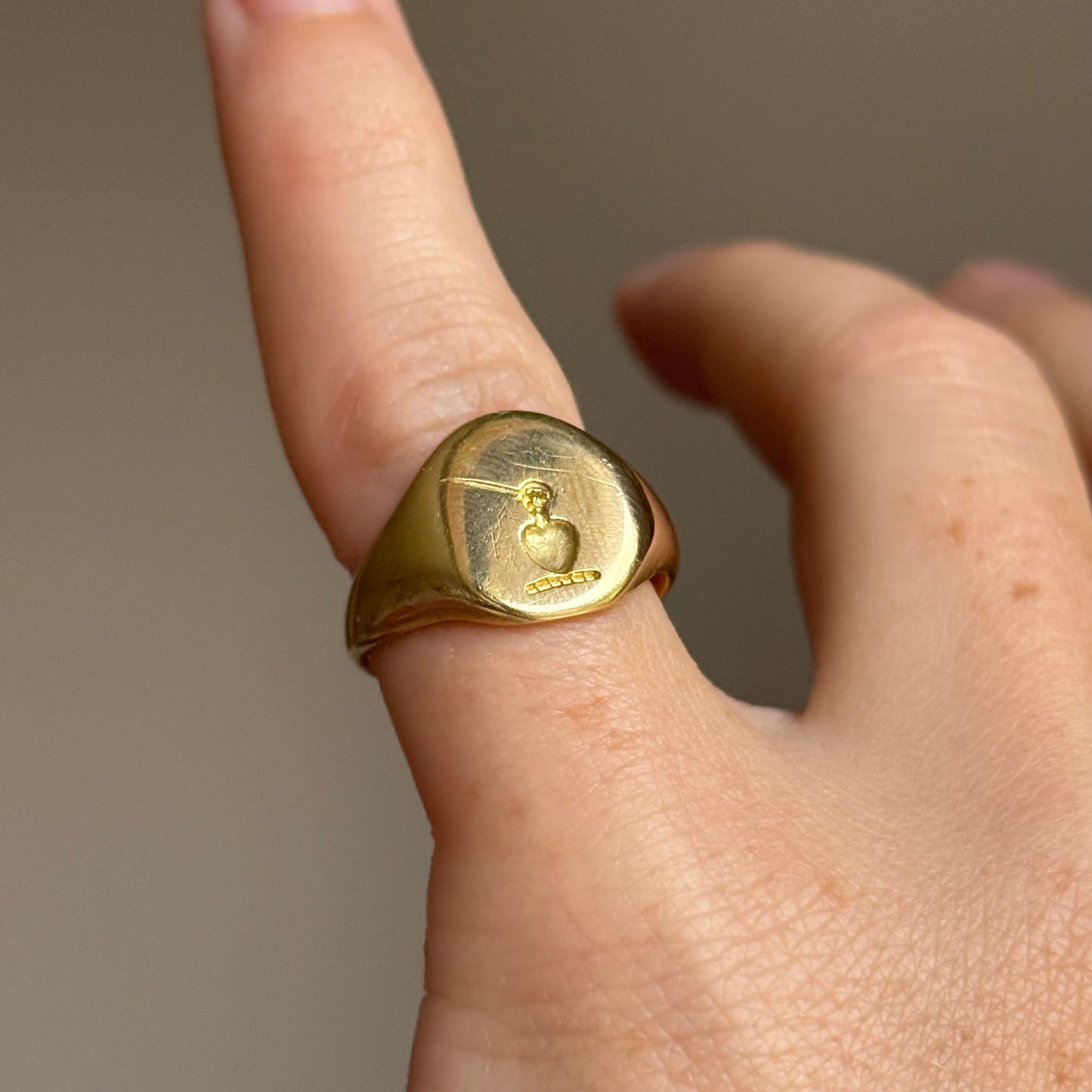 Vintage Heraldic Signet Ring in 18 Carat Gold; Circa 1960
