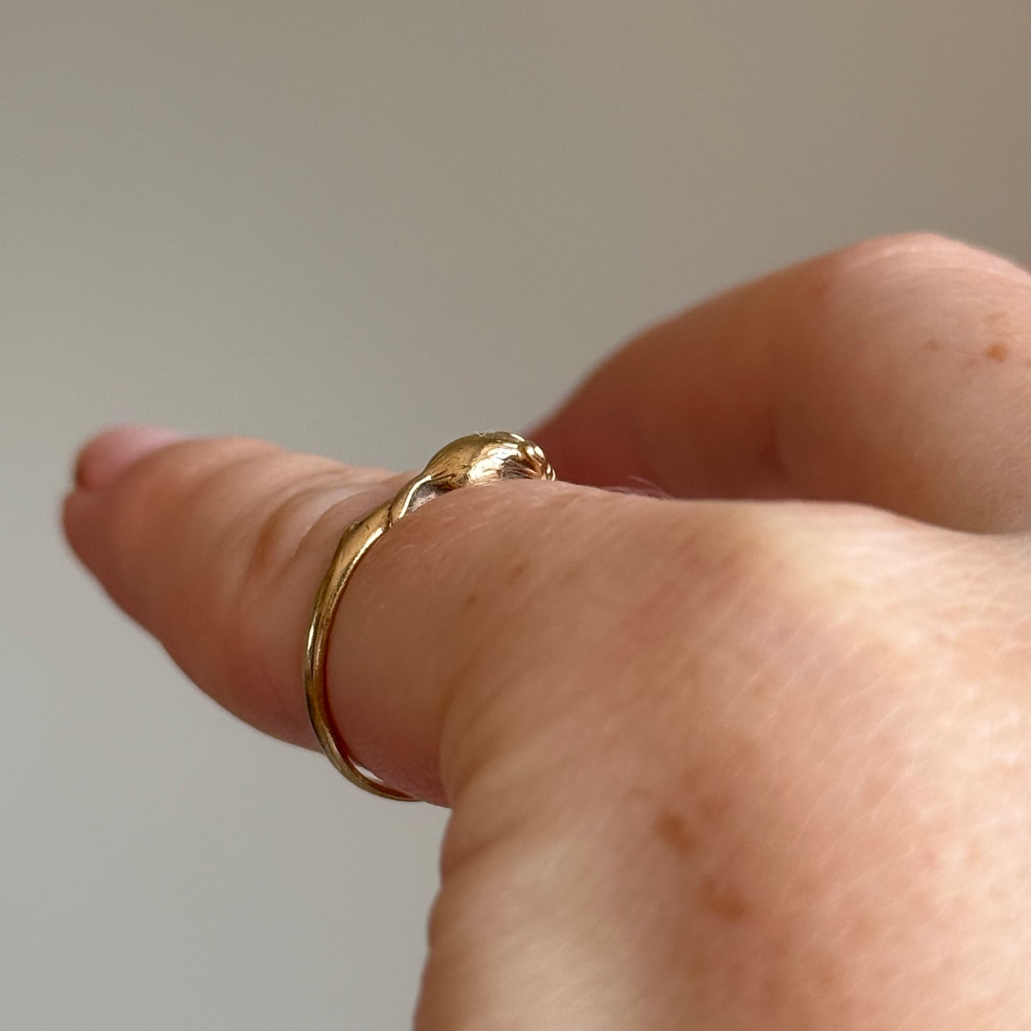 Vintage charming Mouse Ring in 9 Carat gold; Circa 1980