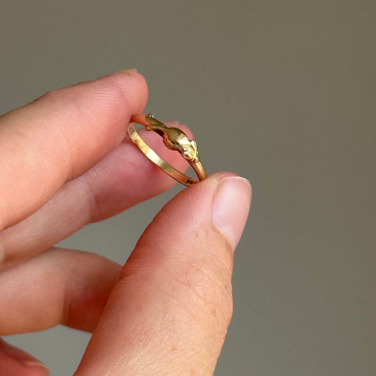 Vintage charming Mouse Ring in 9 Carat gold; Circa 1980