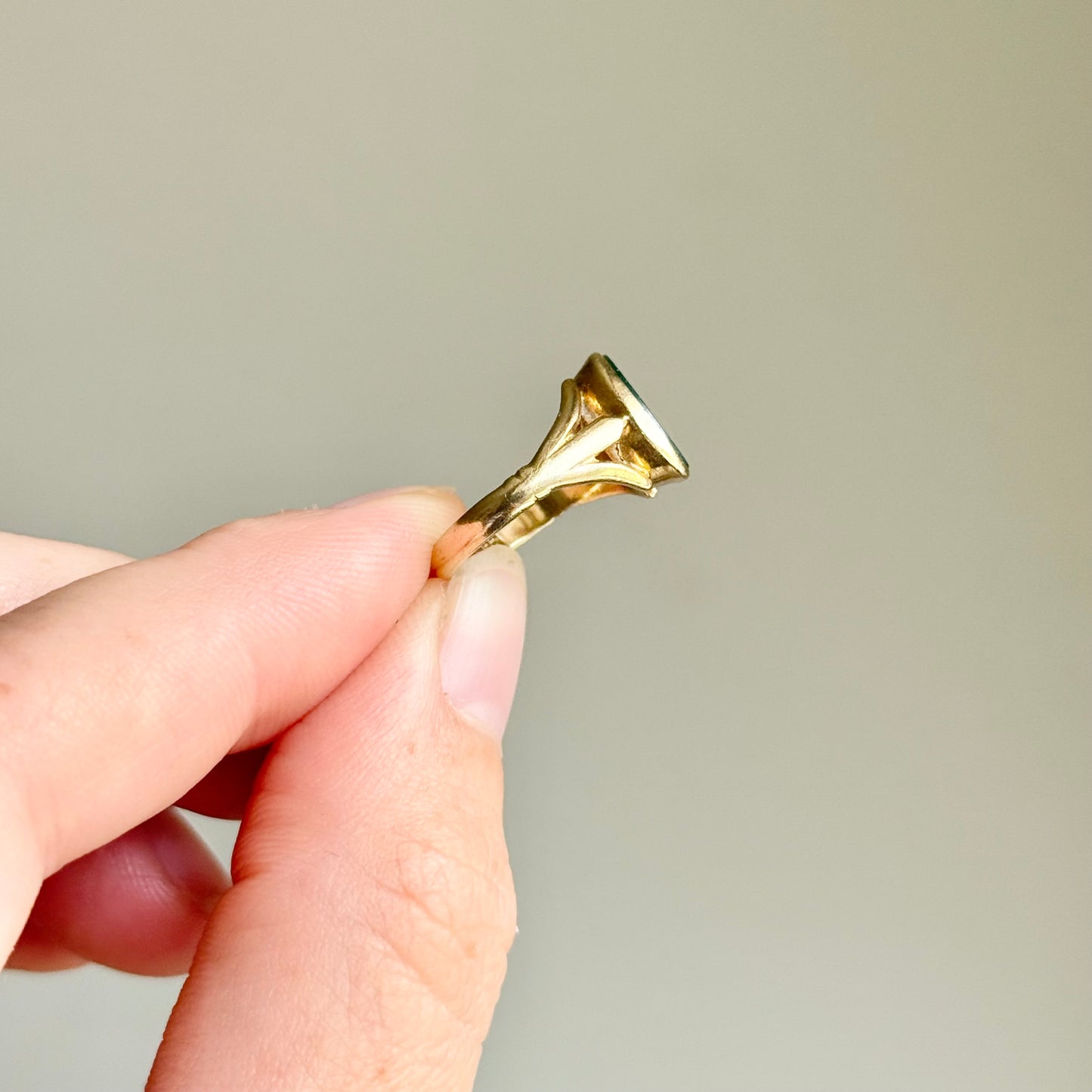 Antique Bloodstone Signet Ring in 9 Carat Gold; Circa 1910