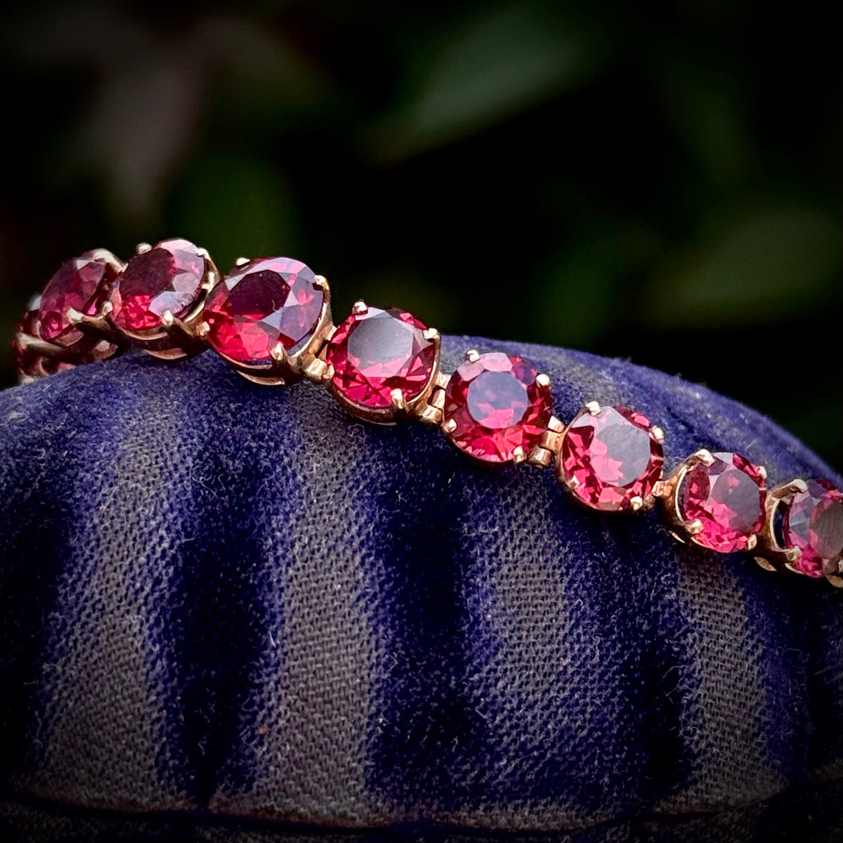 Antique Graduated Garnet Bracelet in 9 Carat Gold; Circa 1920