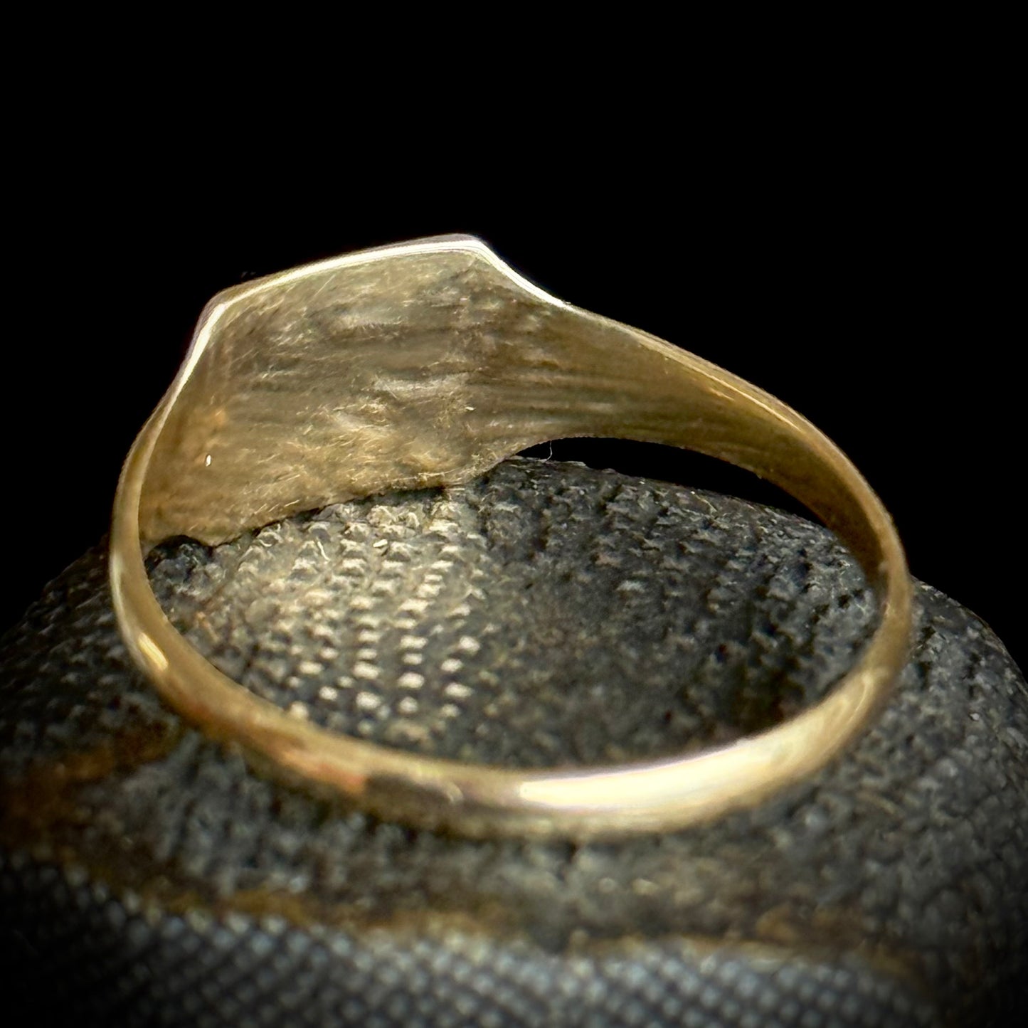 Vintage Monograme Signet Ring in 9 Carat Gold; Circa 1946