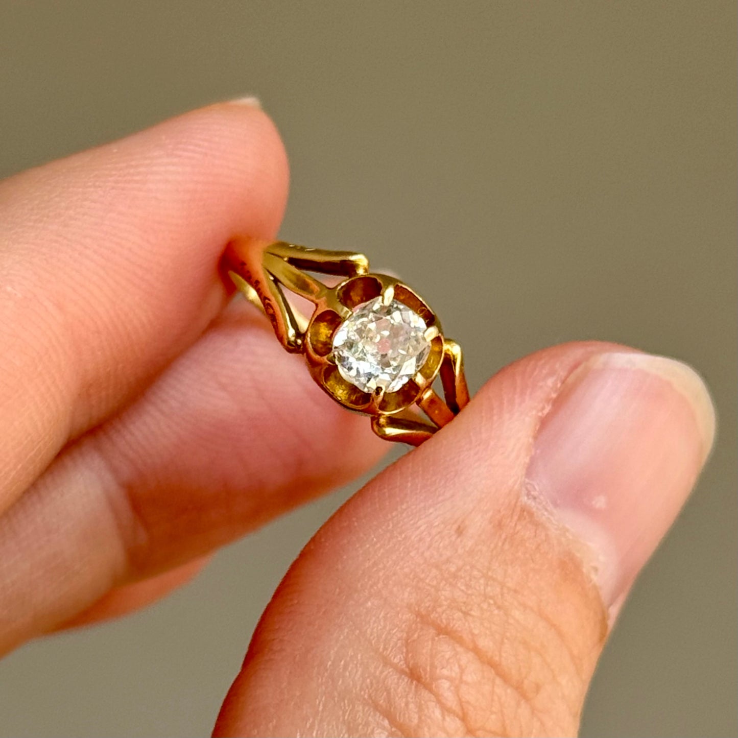 Victorian Old Cut Pinky Ring in 18 Carat Gold; Circa 1870