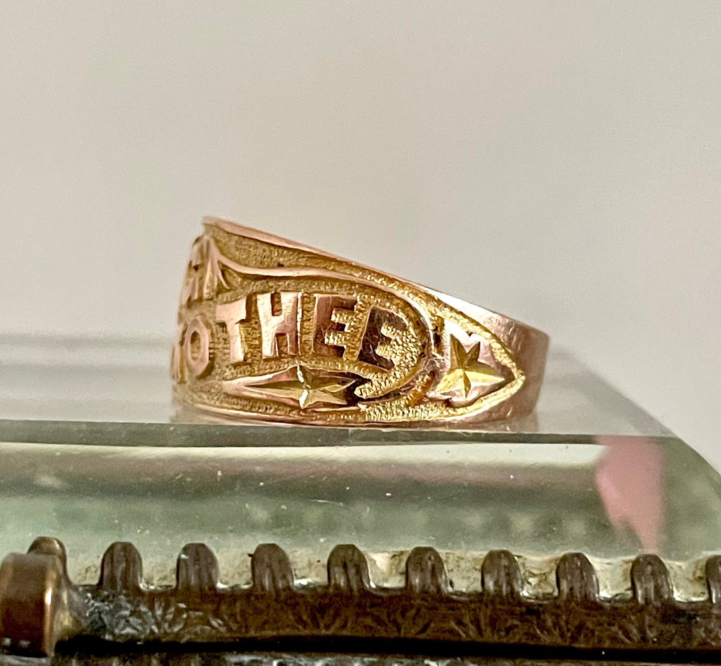 Rare Antique ‘I cling to thee Ring in 9 Carat Gold; Circa 1914