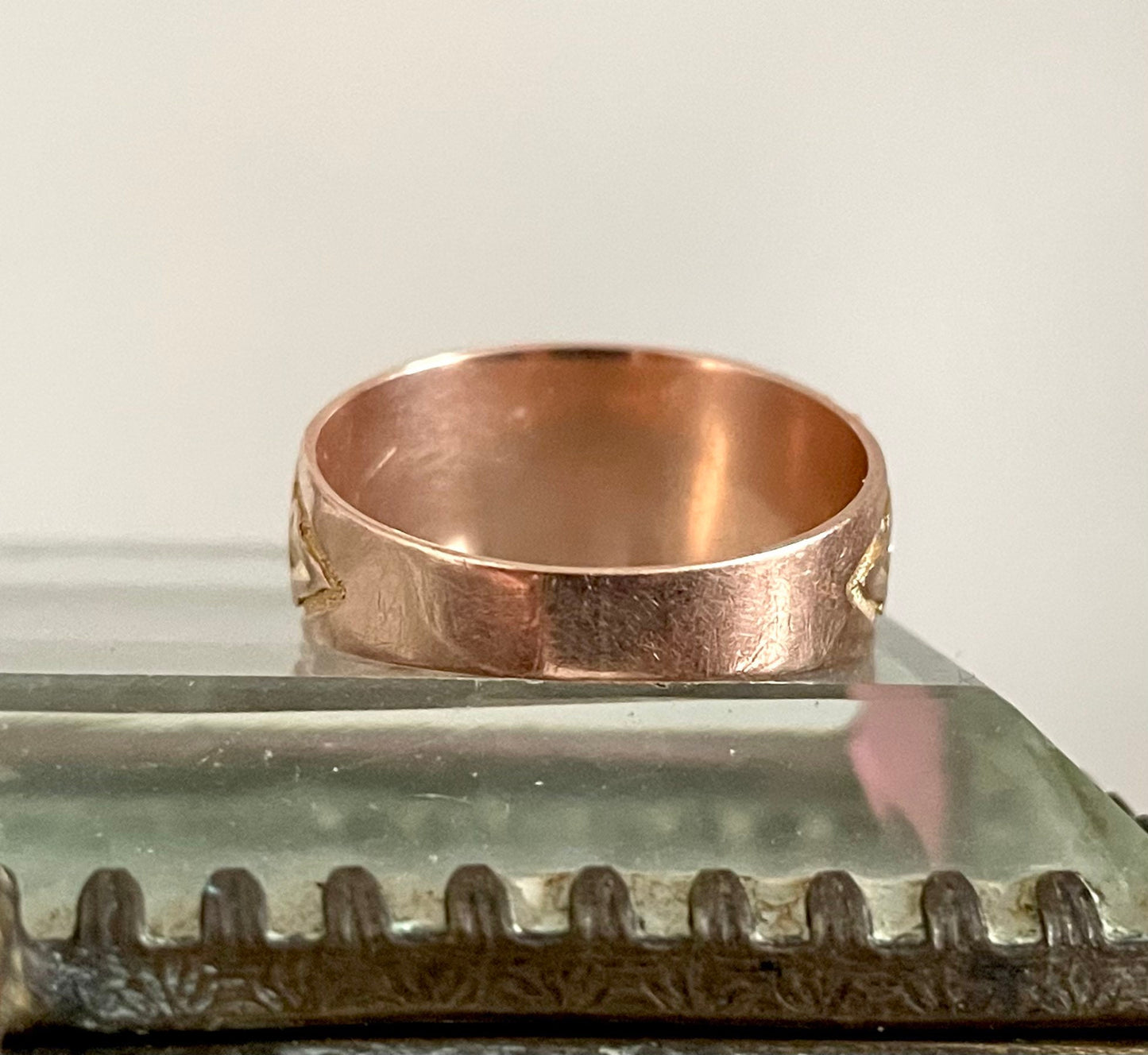 Rare Antique ‘I cling to thee Ring in 9 Carat Gold; Circa 1914